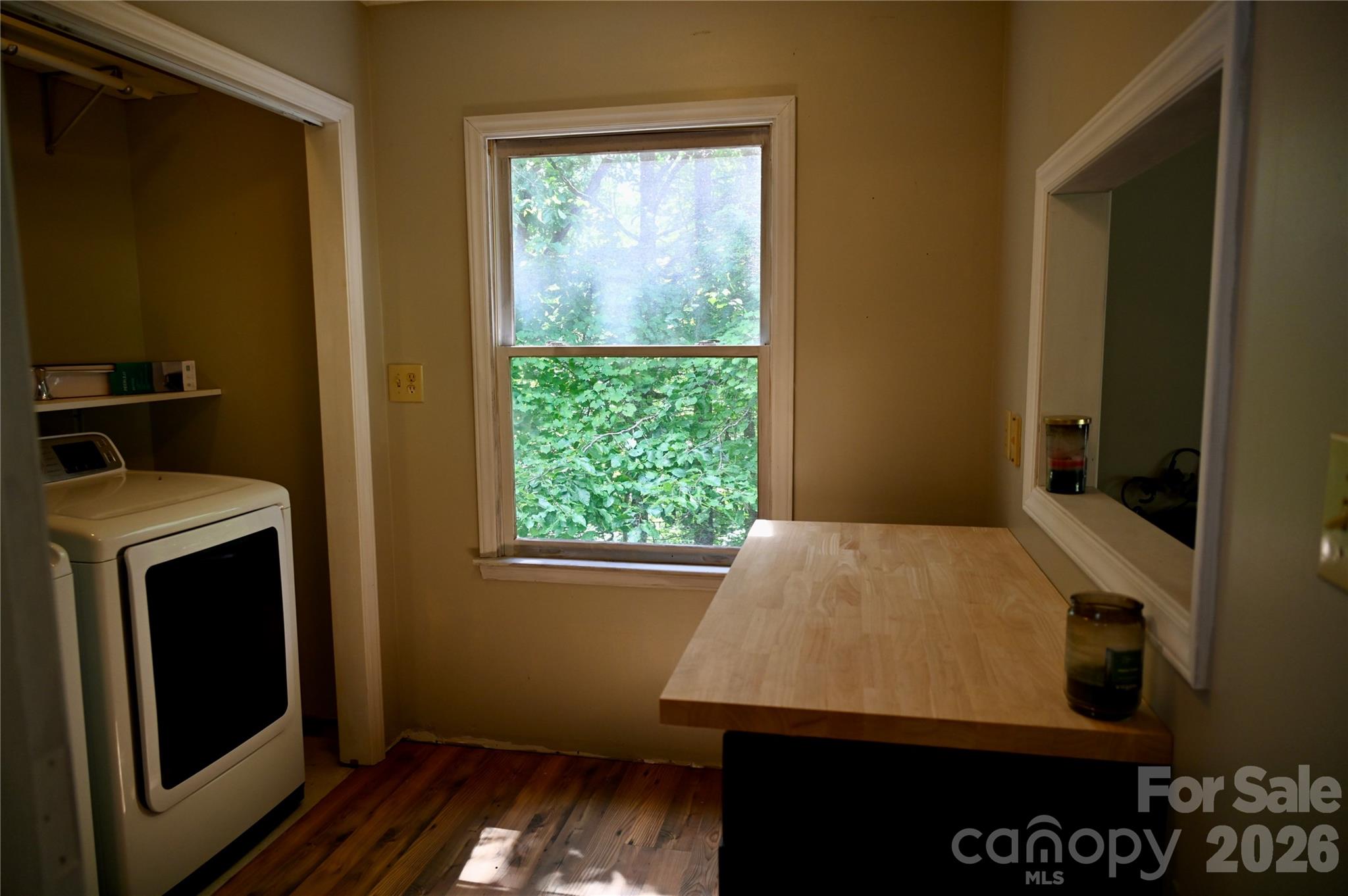 3166 Holly Road Property Photo 14