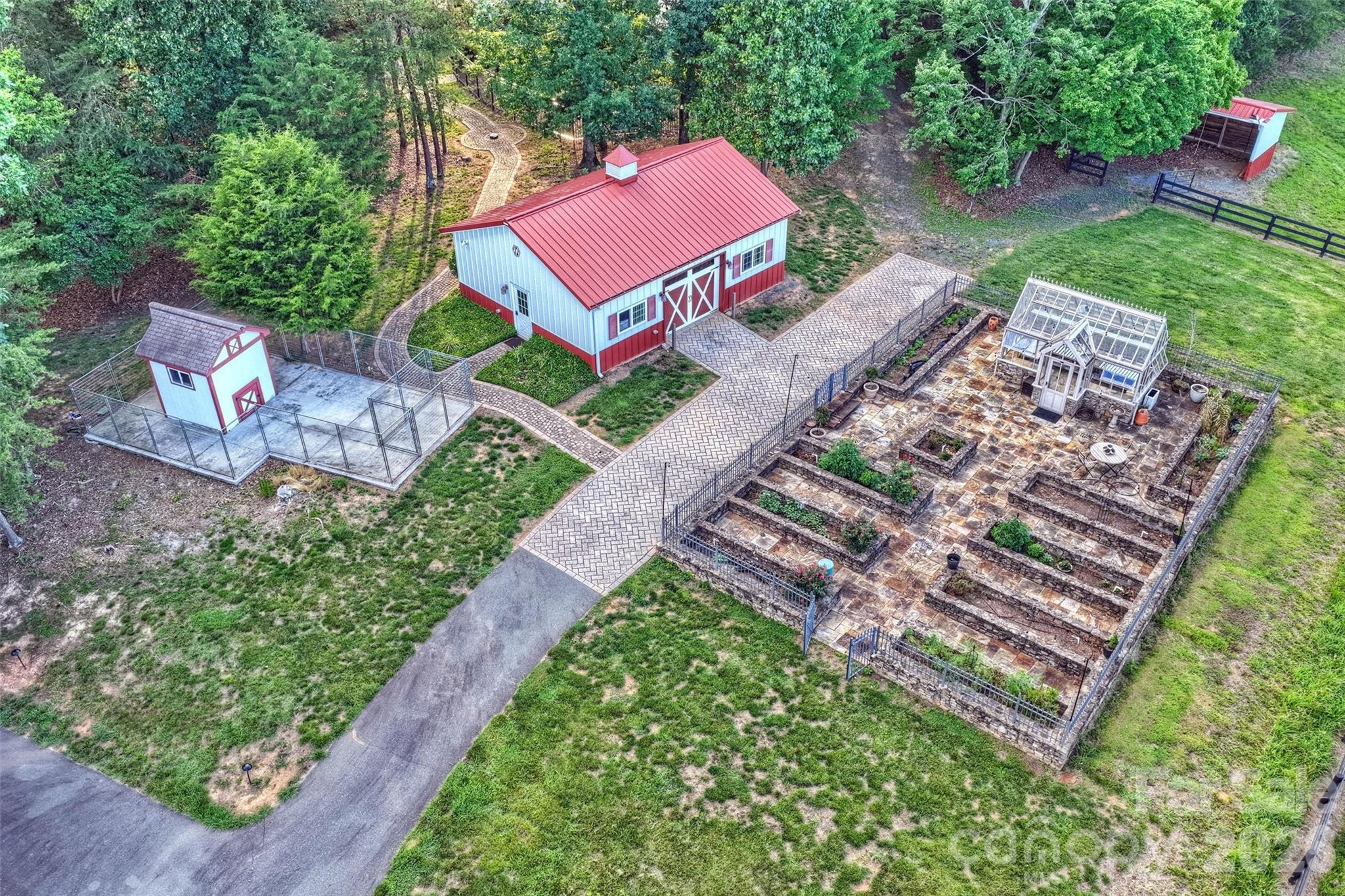 172 & 186 Tuckertown Road Property Photo 43