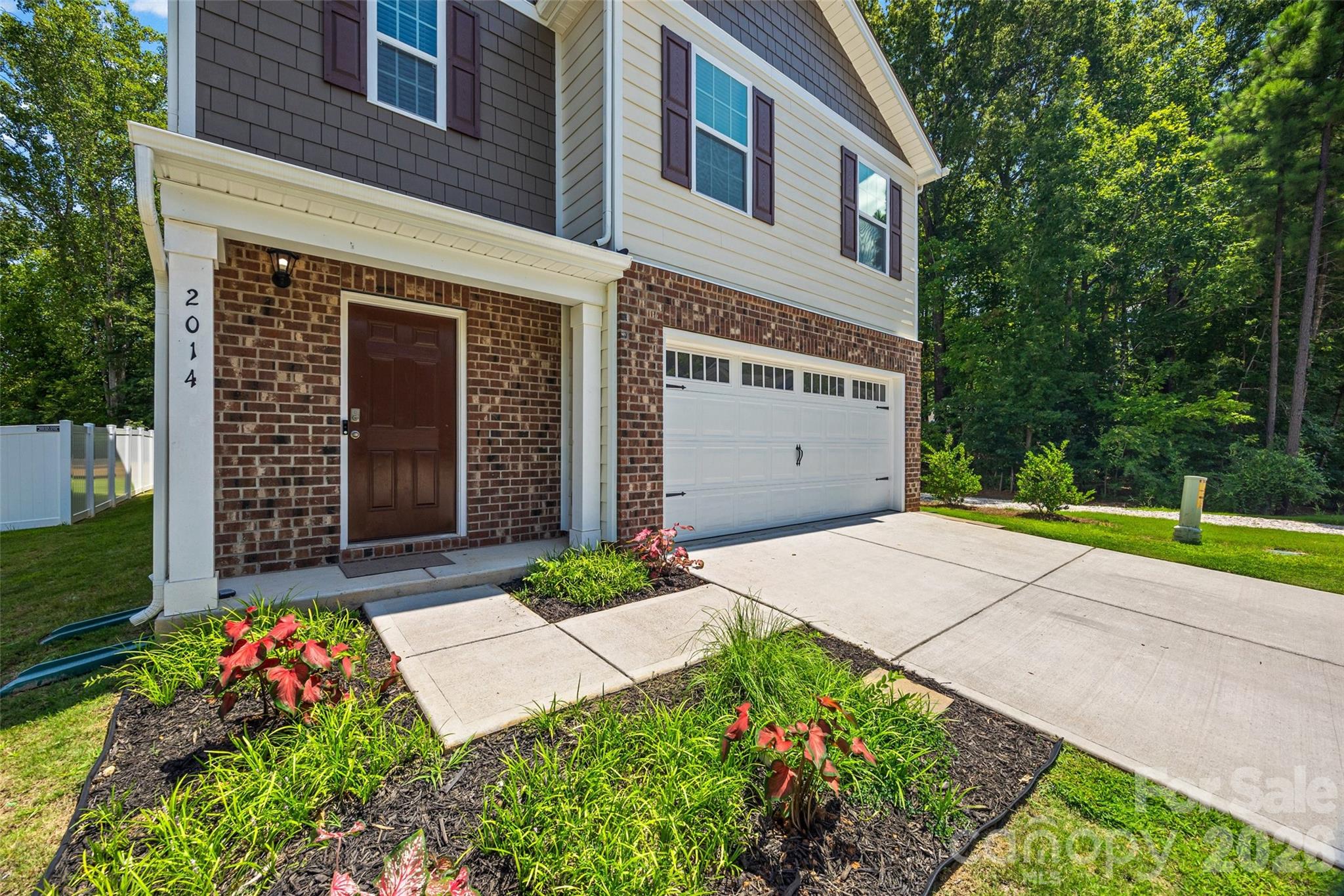 2014 Redstone Drive Property Photo 2
