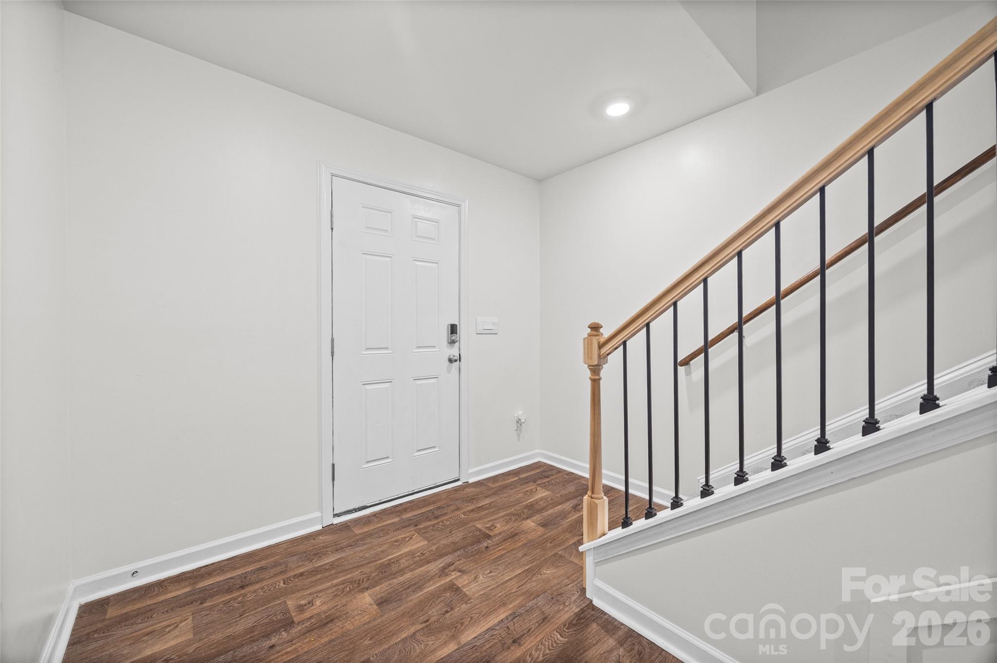 2014 Redstone Drive Property Photo 3