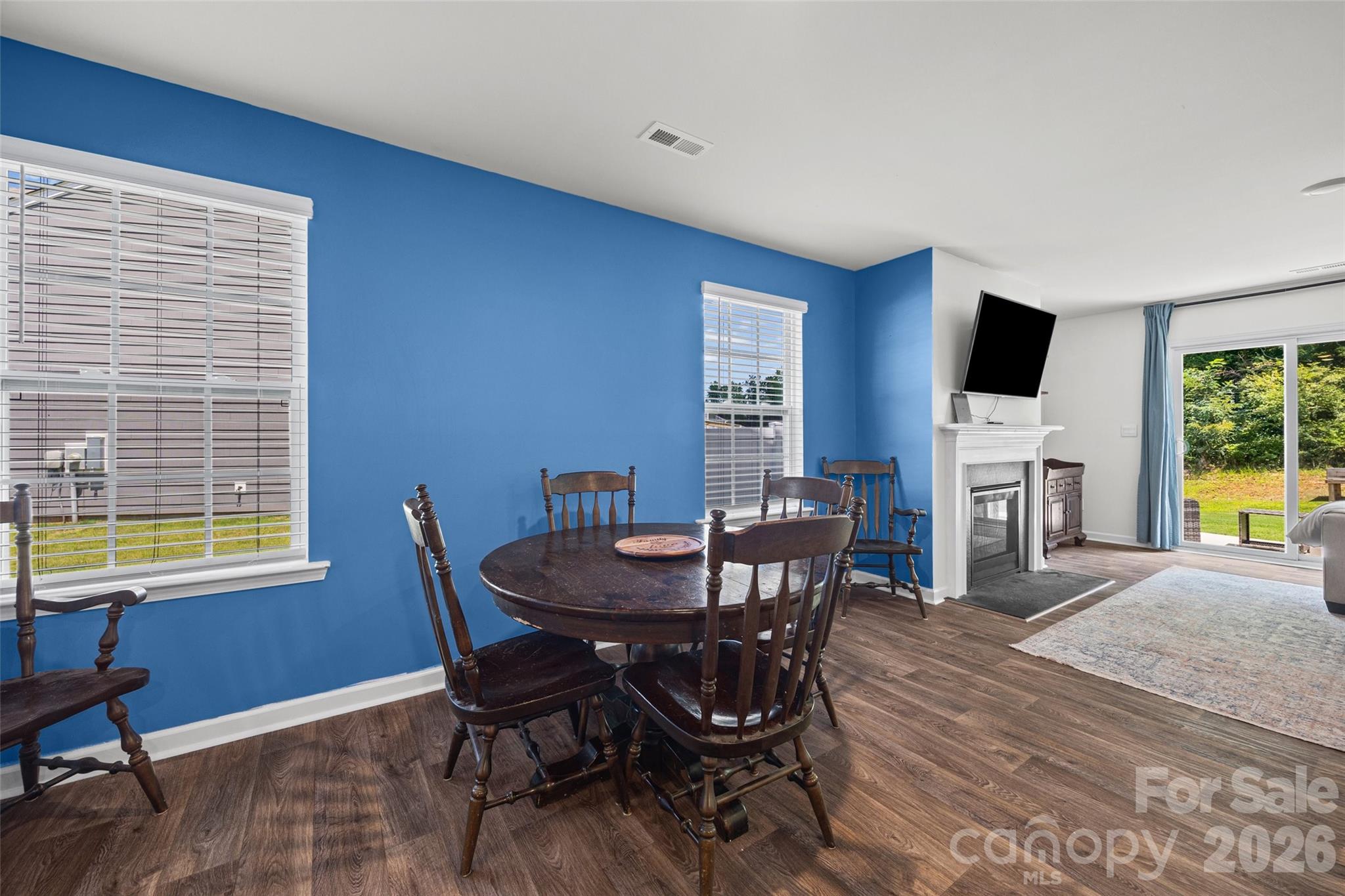 2014 Redstone Drive Property Photo 5