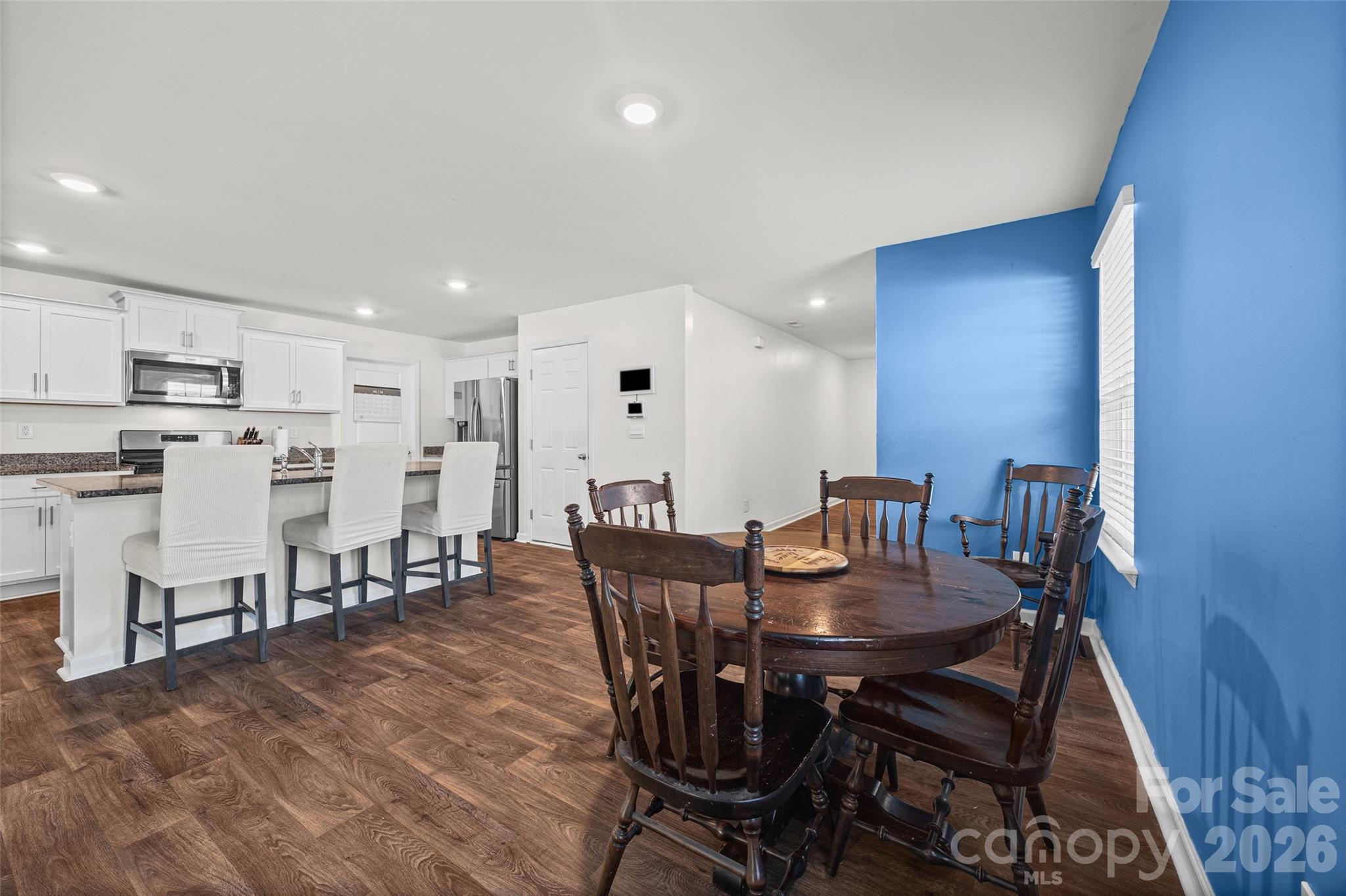 2014 Redstone Drive Property Photo 7