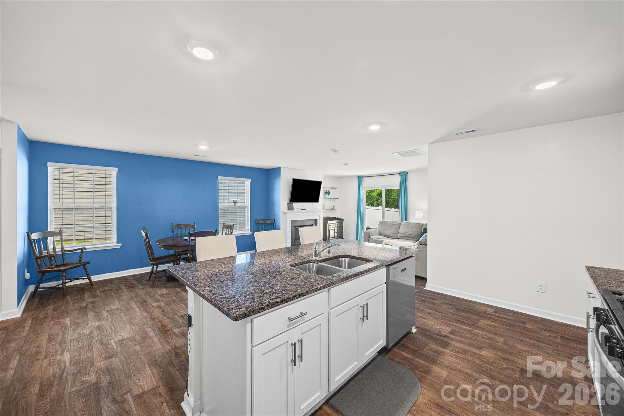 2014 Redstone Drive Property Photo 10