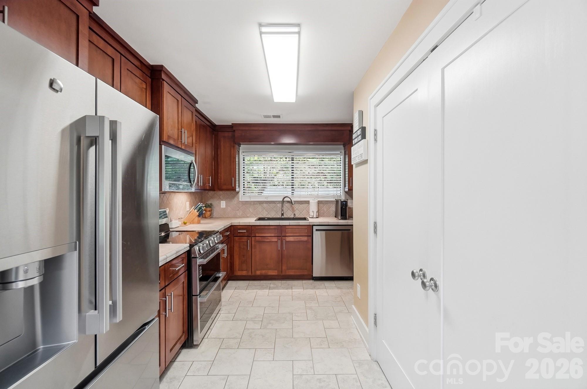 4142 Charlotte Highway C Property Photo 17