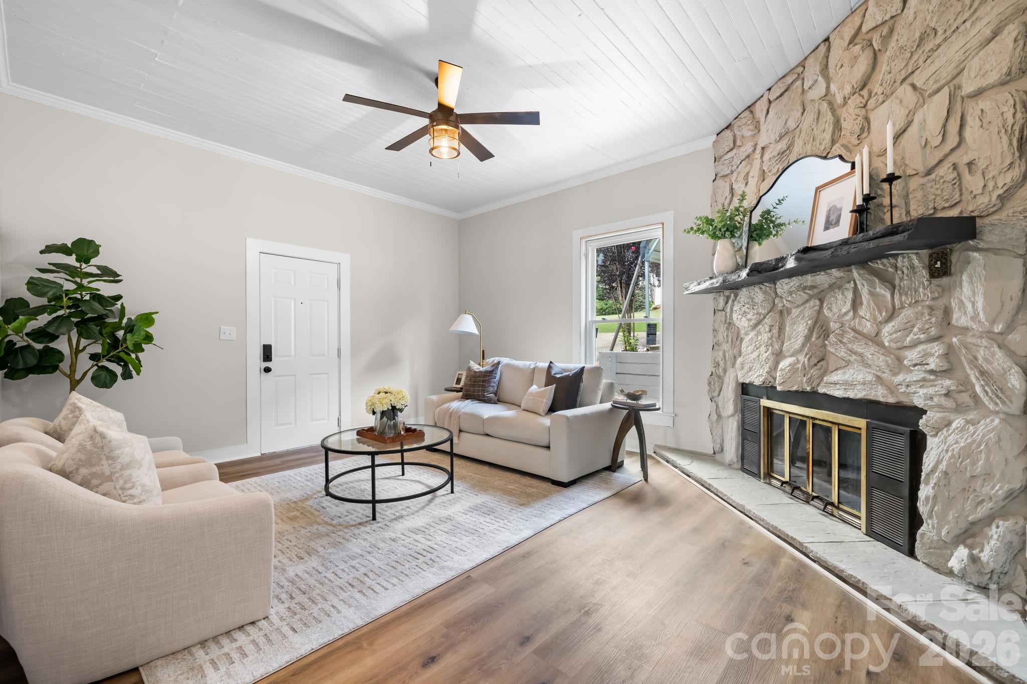 24 Midway Street Property Photo 2