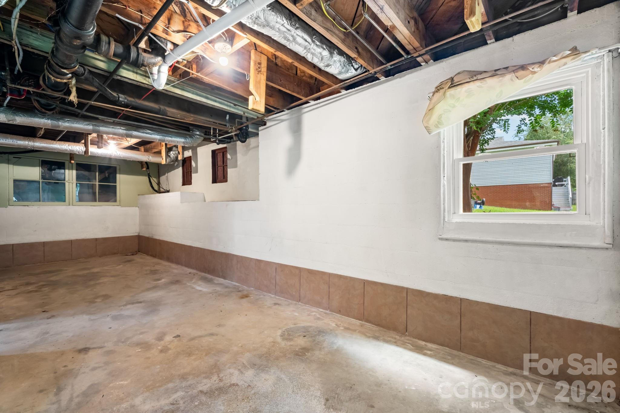 24 Midway Street Property Photo 15