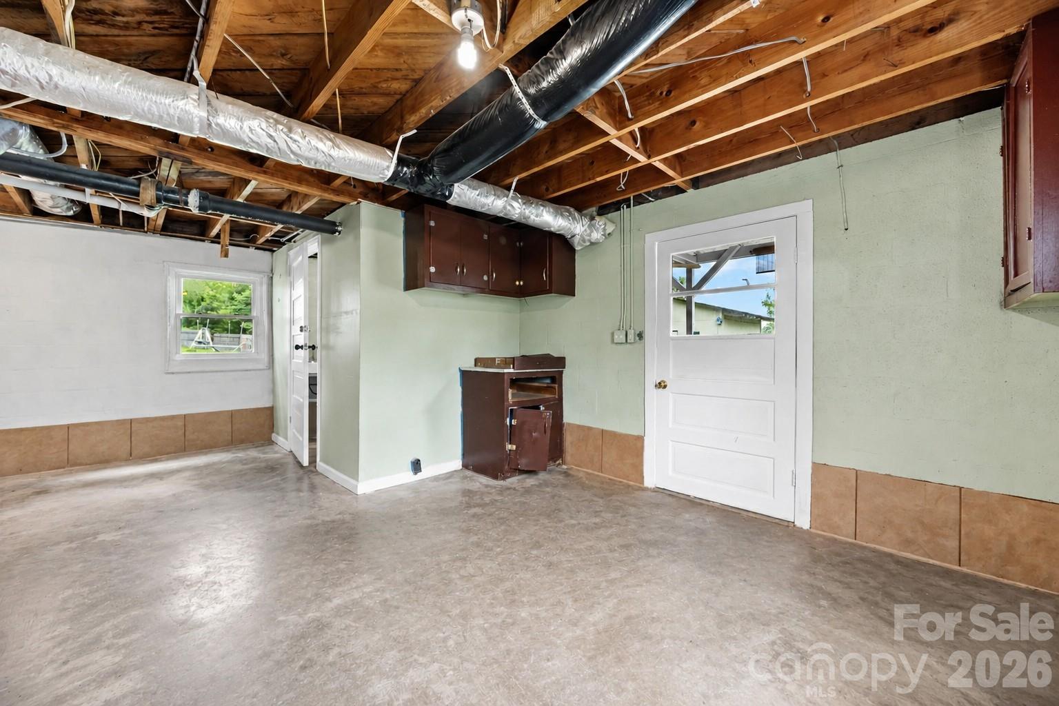24 Midway Street Property Photo 17