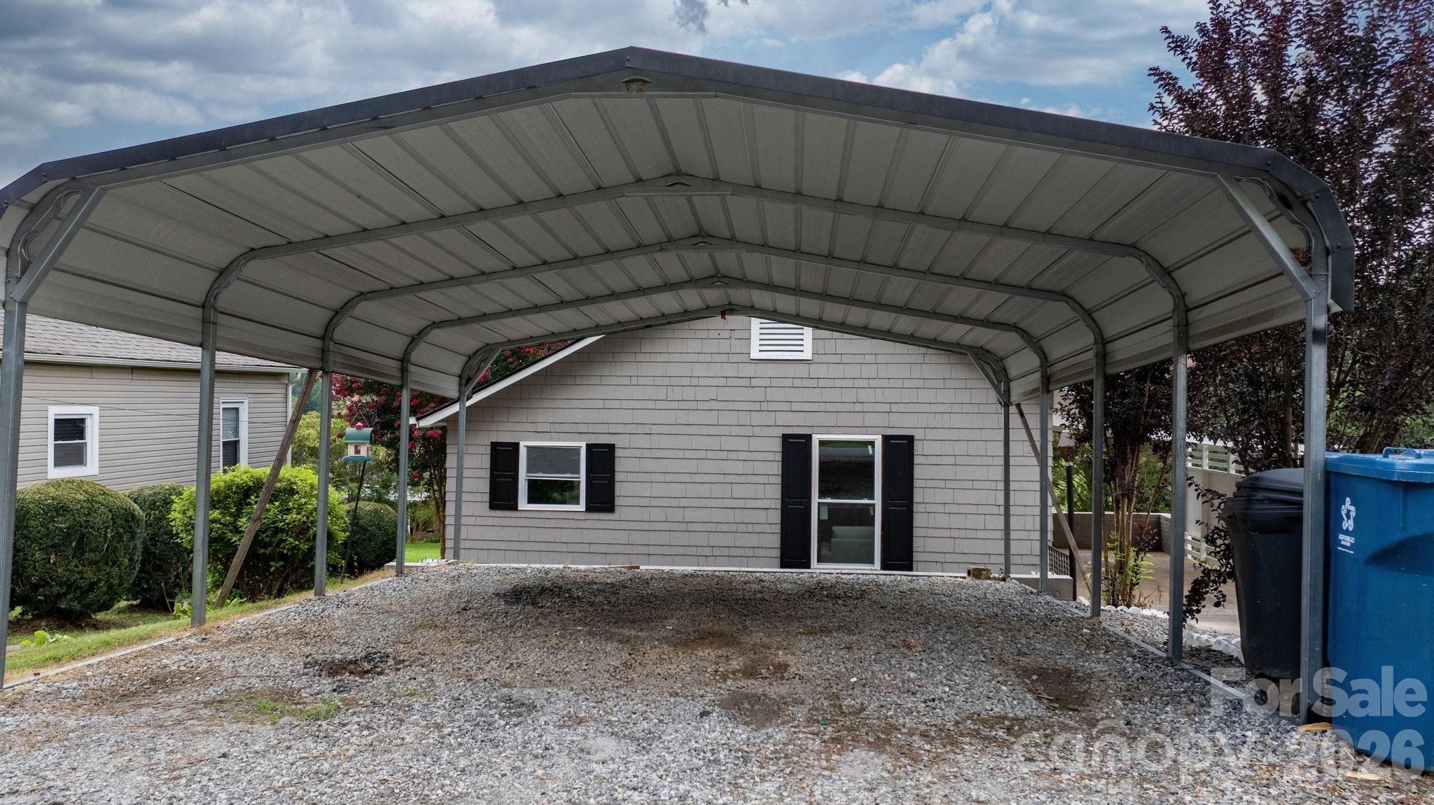 24 Midway Street Property Photo 20