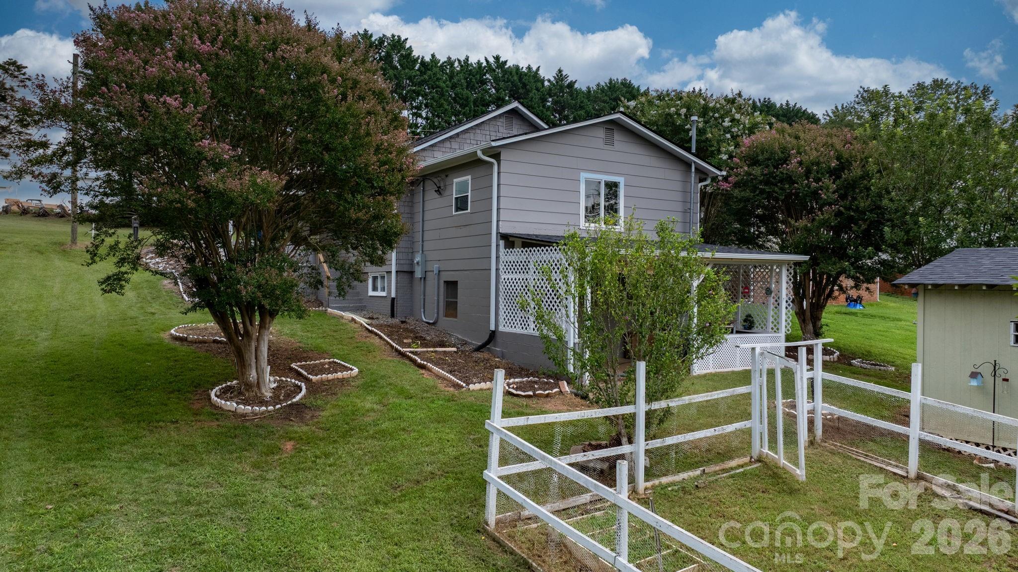 24 Midway Street Property Photo 24