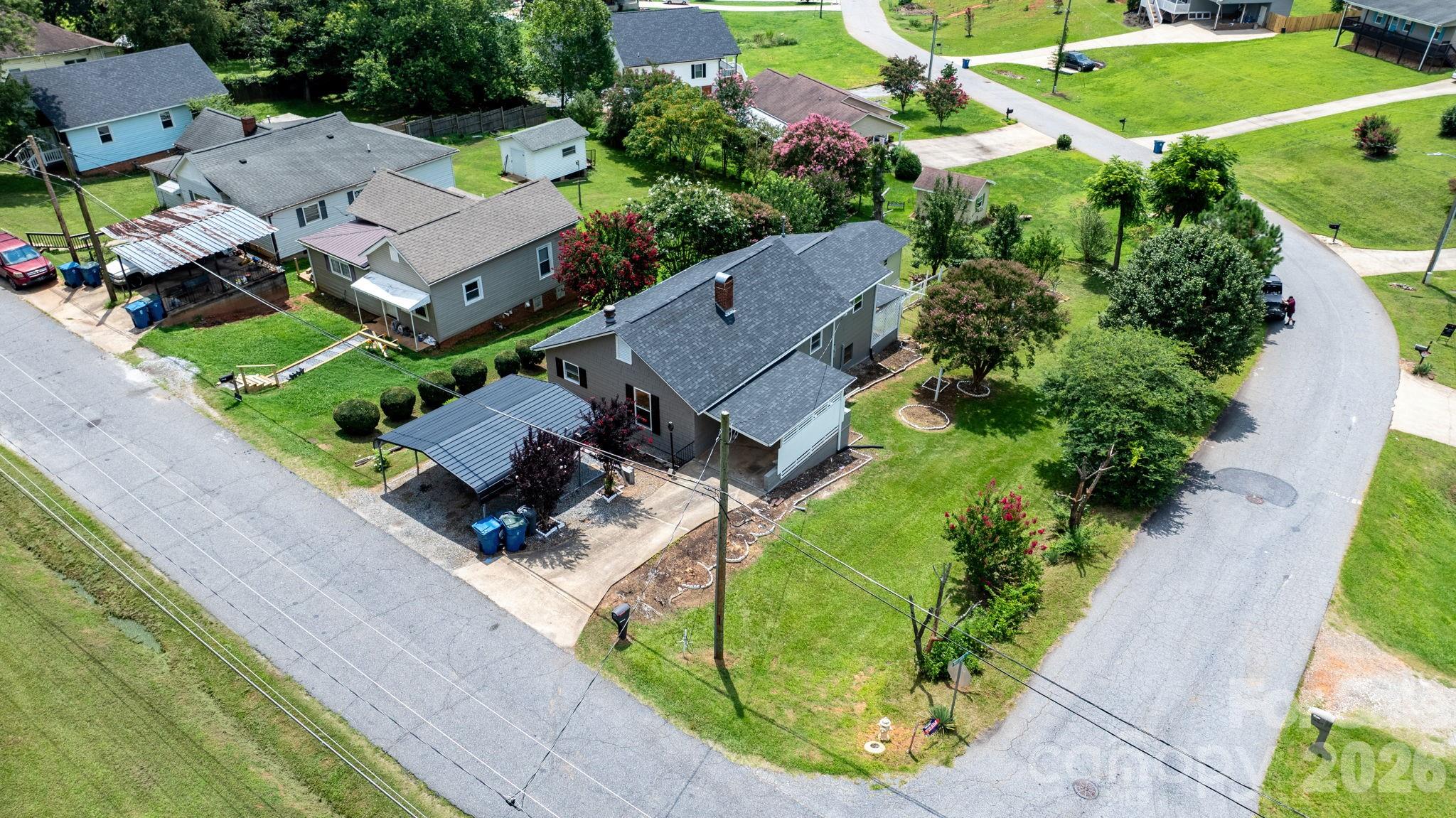 24 Midway Street Property Photo 32
