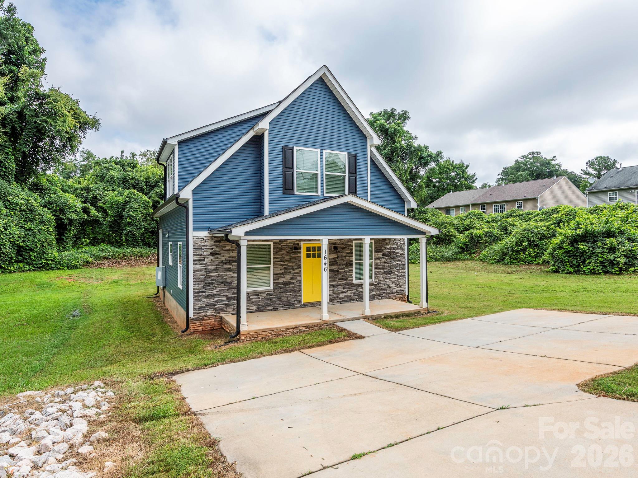 1646 Main Street Property Photo 1