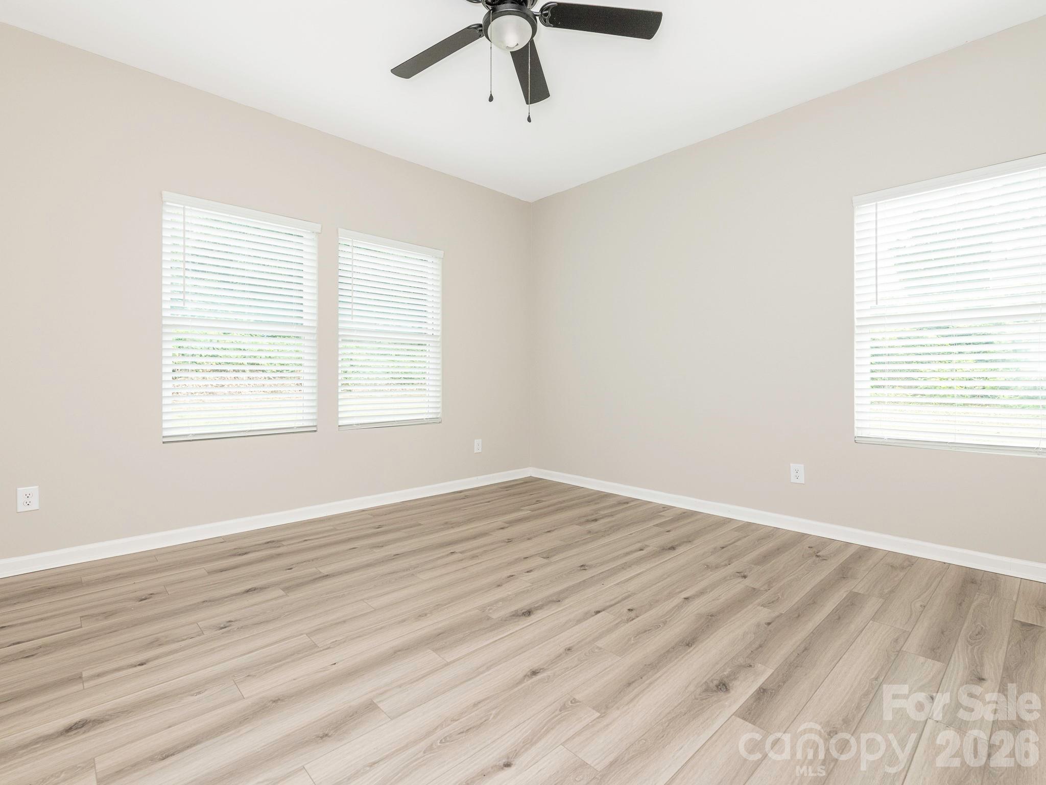 1646 Main Street Property Photo 25