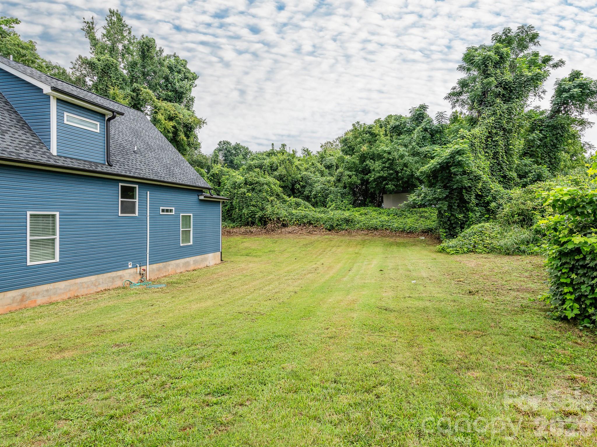 1646 Main Street Property Photo 26