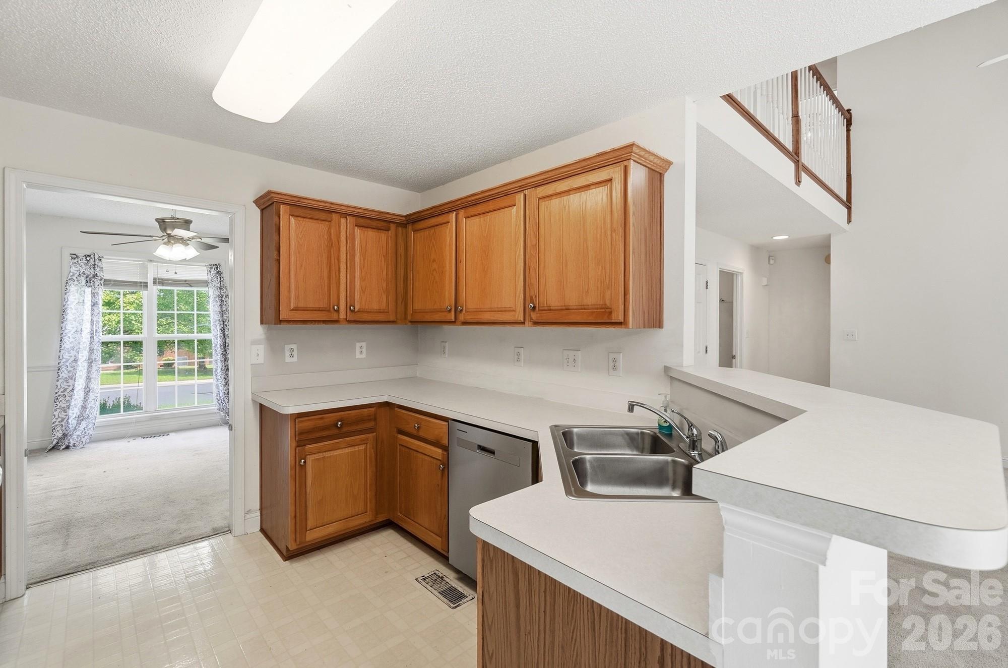 3405 Continental Drive Property Photo 6