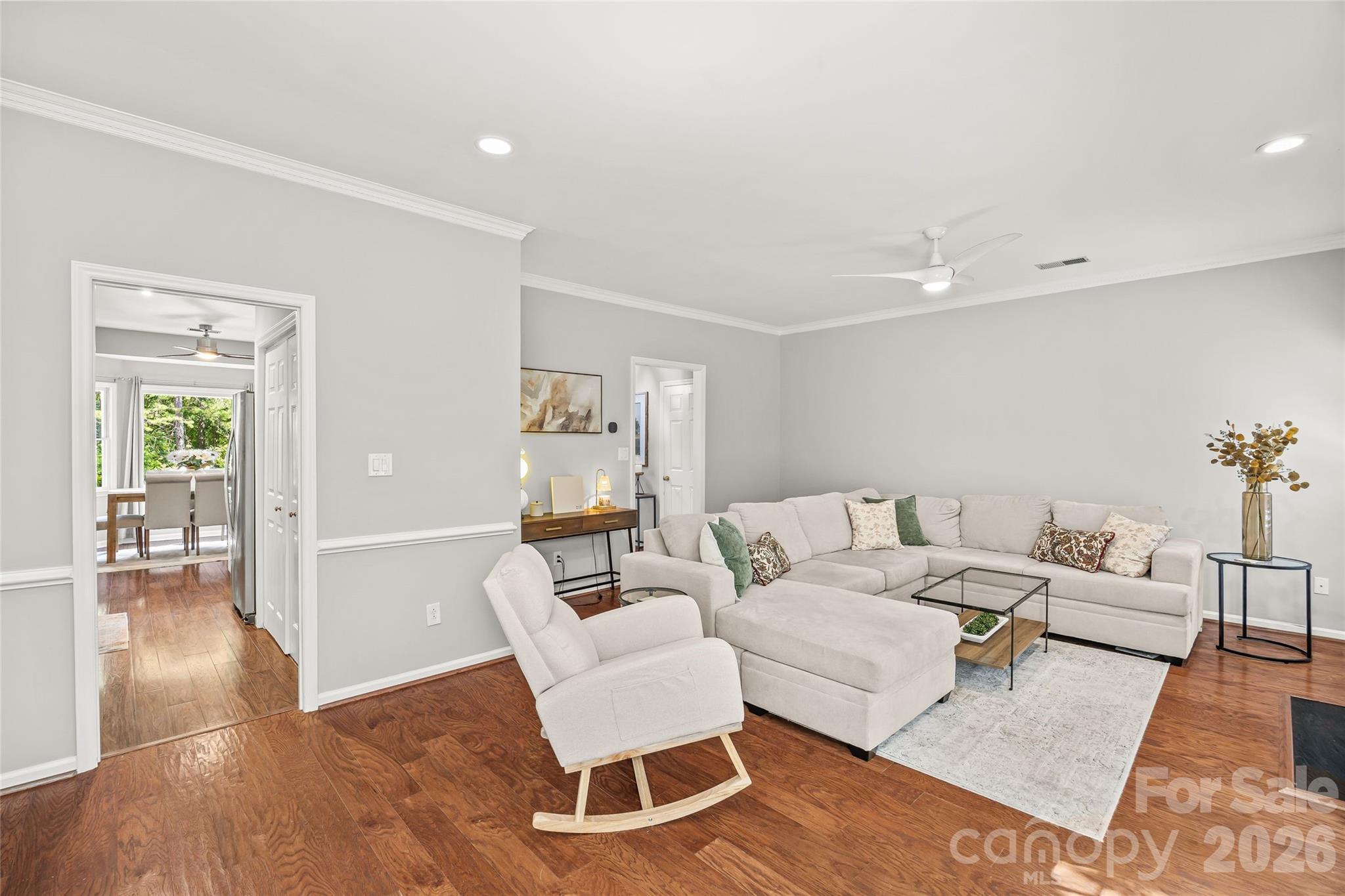 5933 Fitzwilliams Lane Property Photo 4