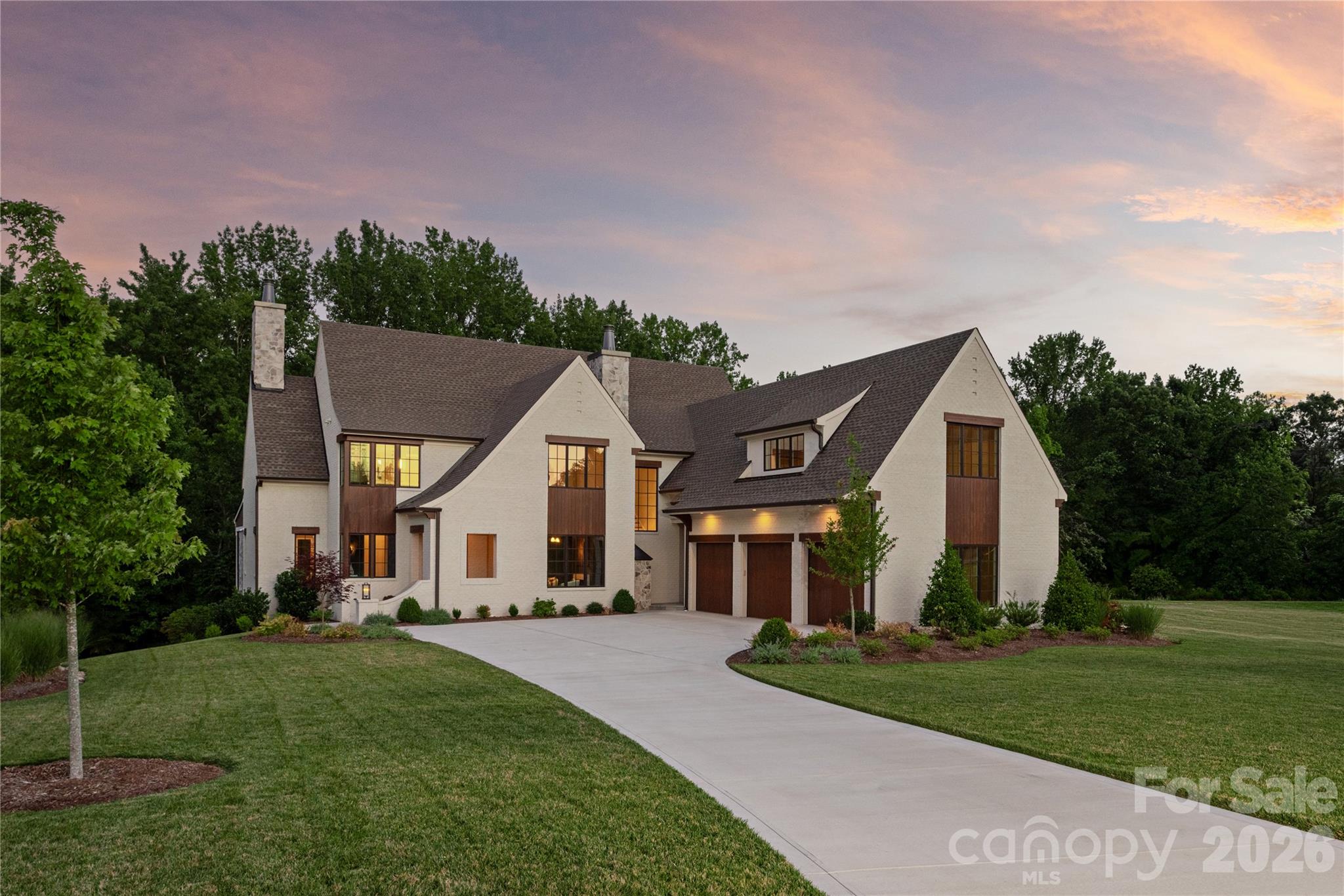 213 Crest Court Property Photo 1