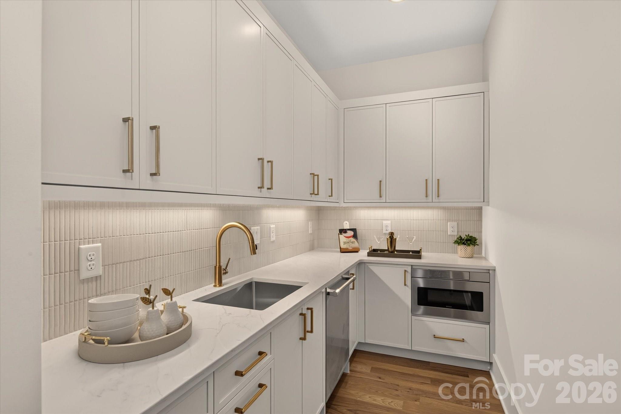 213 Crest Court Property Photo 15