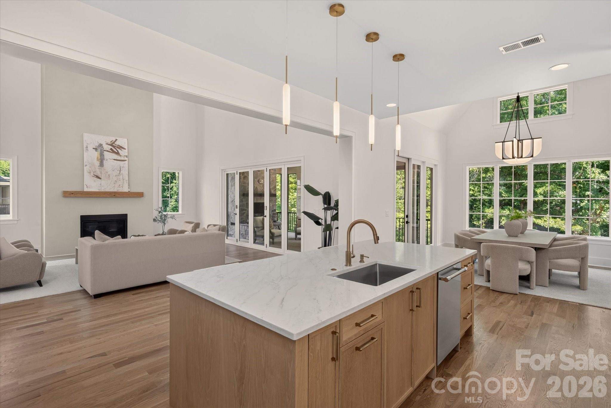 213 Crest Court Property Photo 17