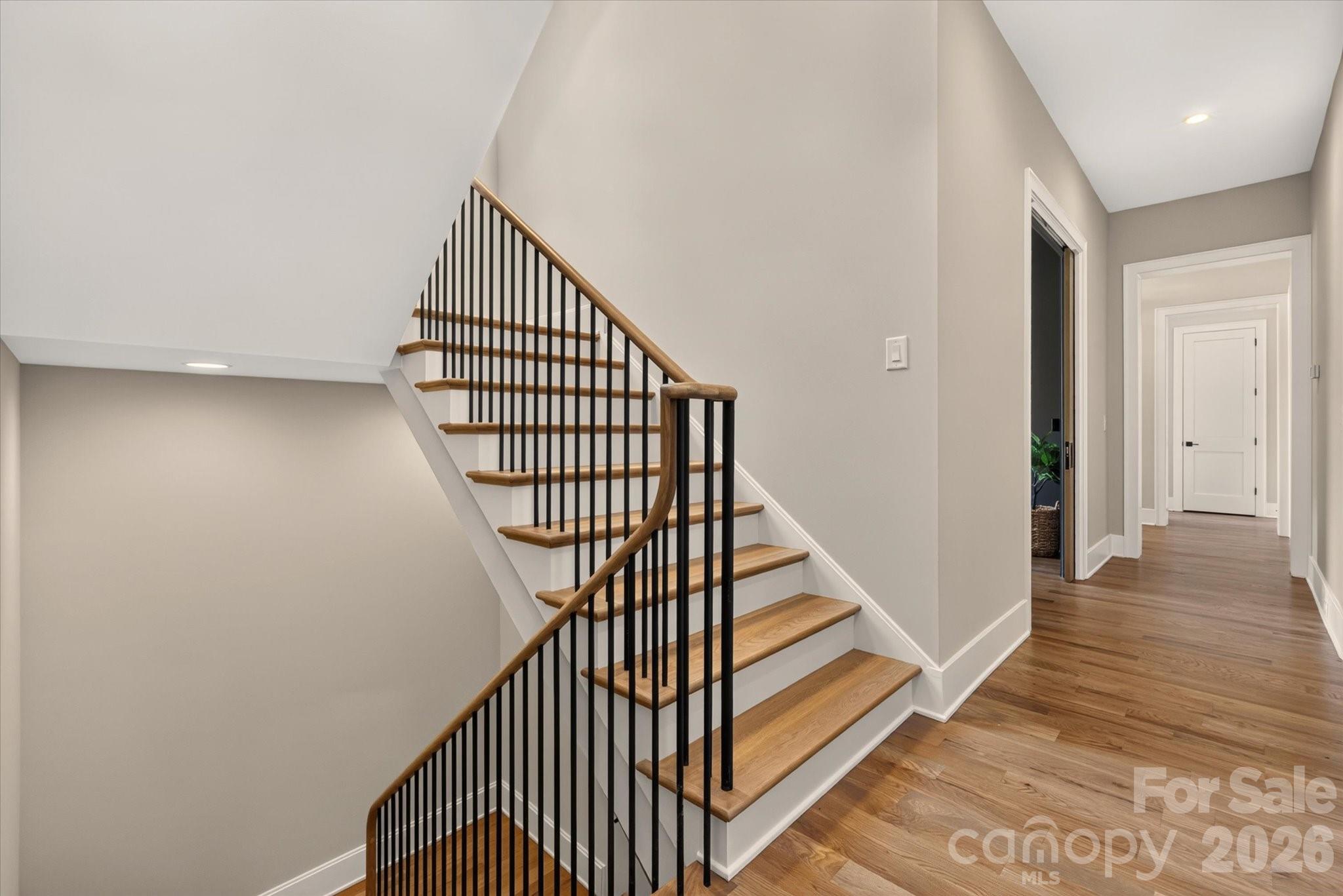 213 Crest Court Property Photo 28