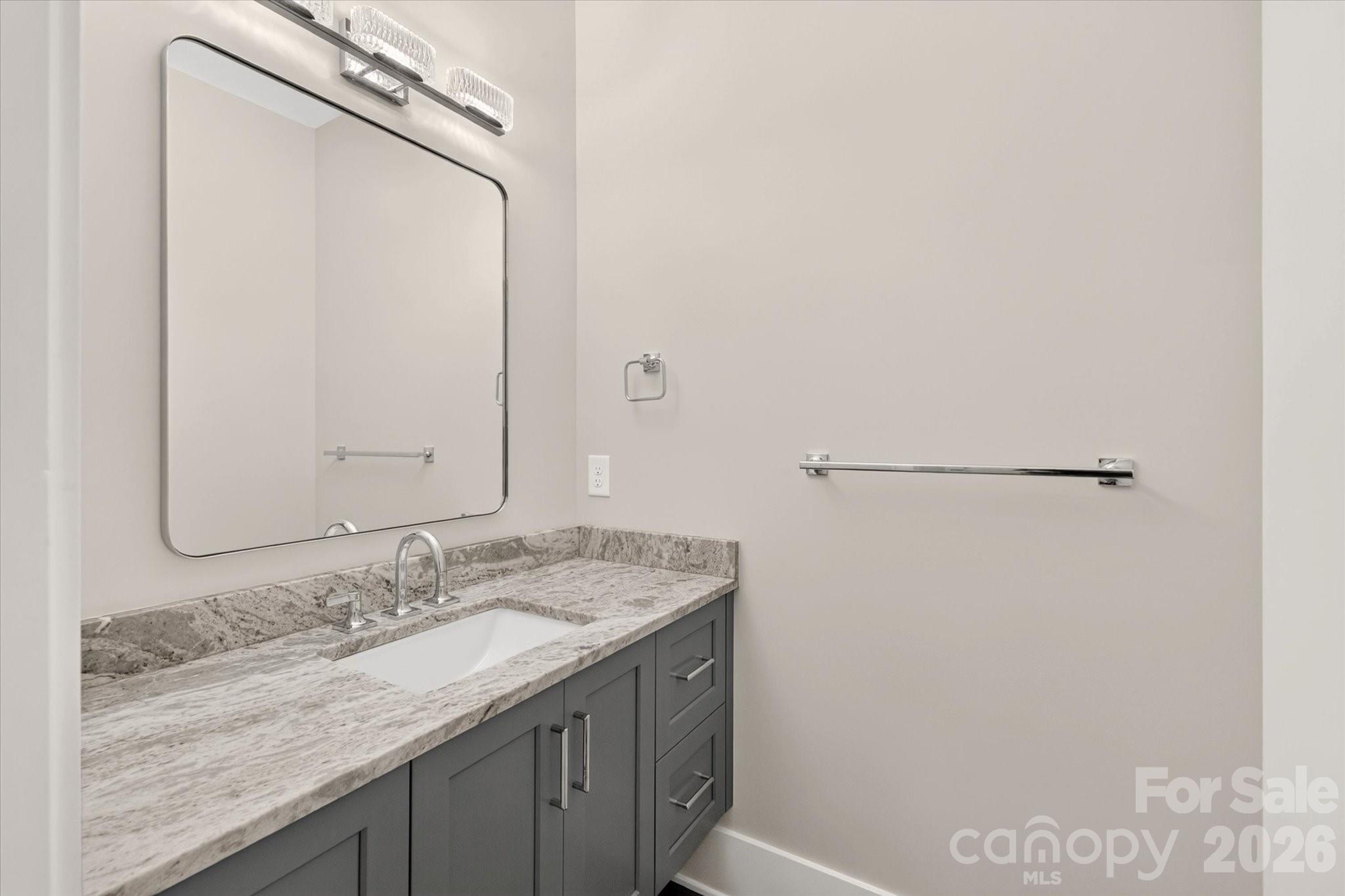 213 Crest Court Property Photo 35