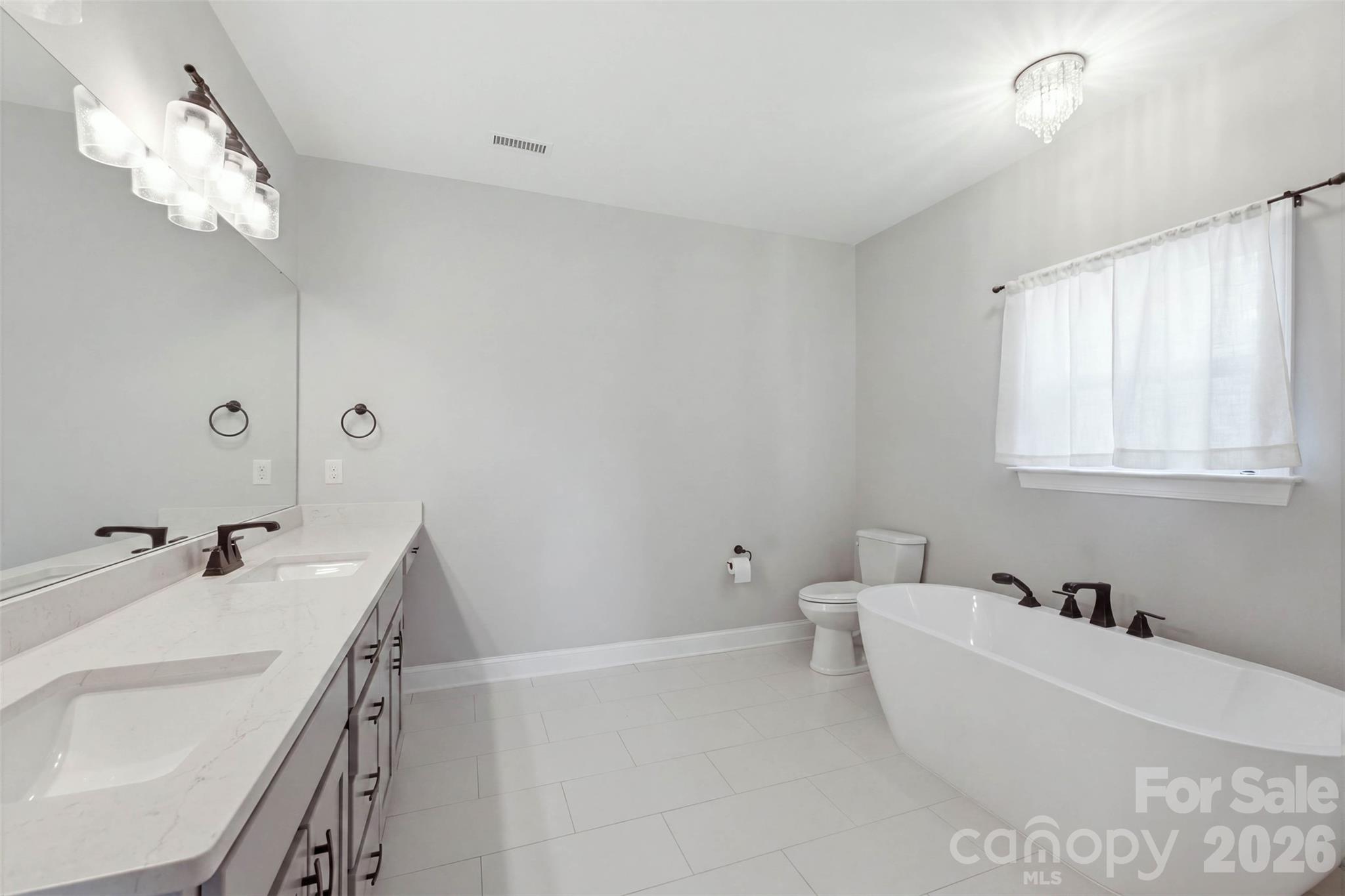 233 Pinnacle Crossing Property Photo 23