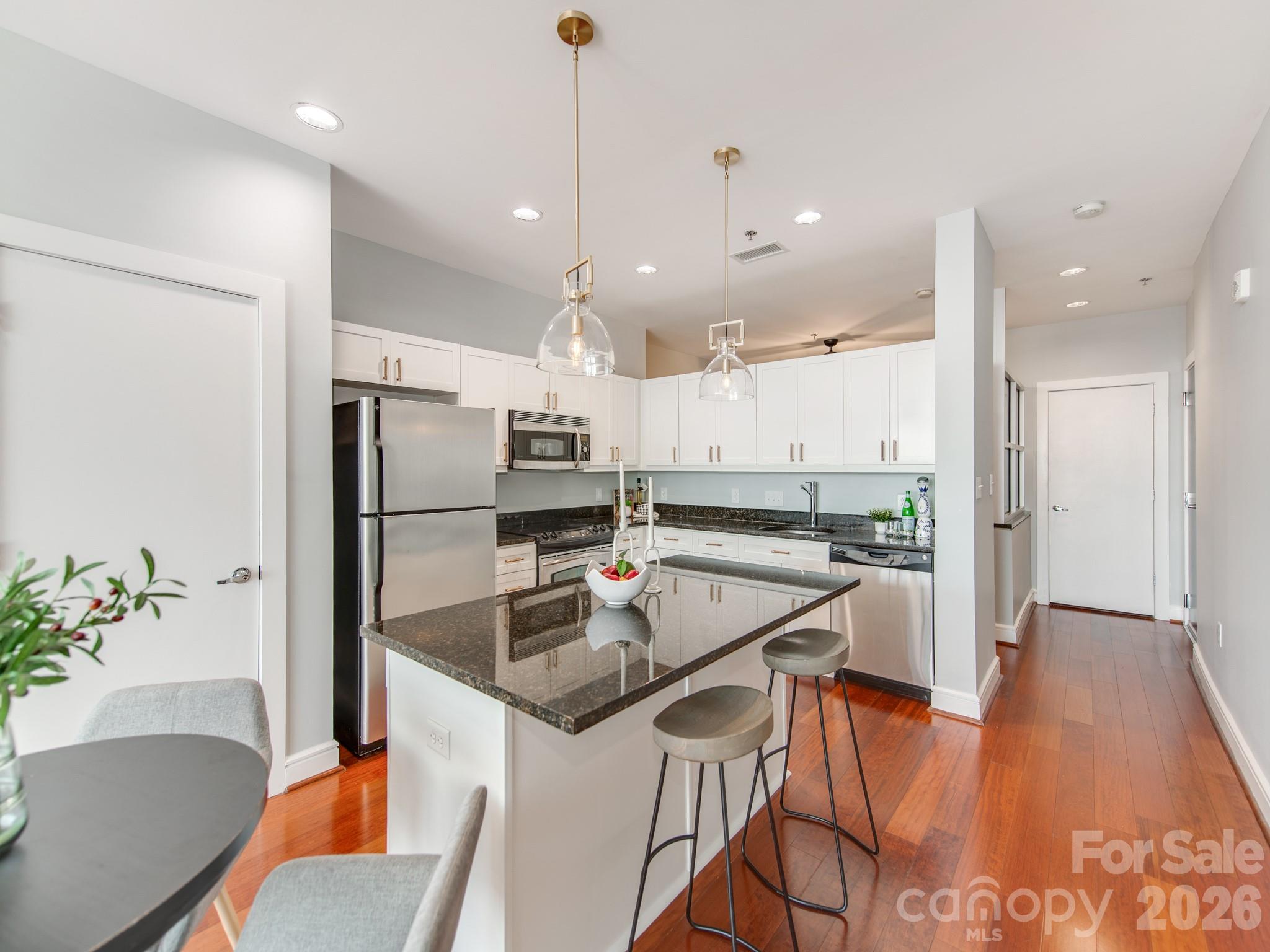 333 W Trade Street 2603 Property Photo 10