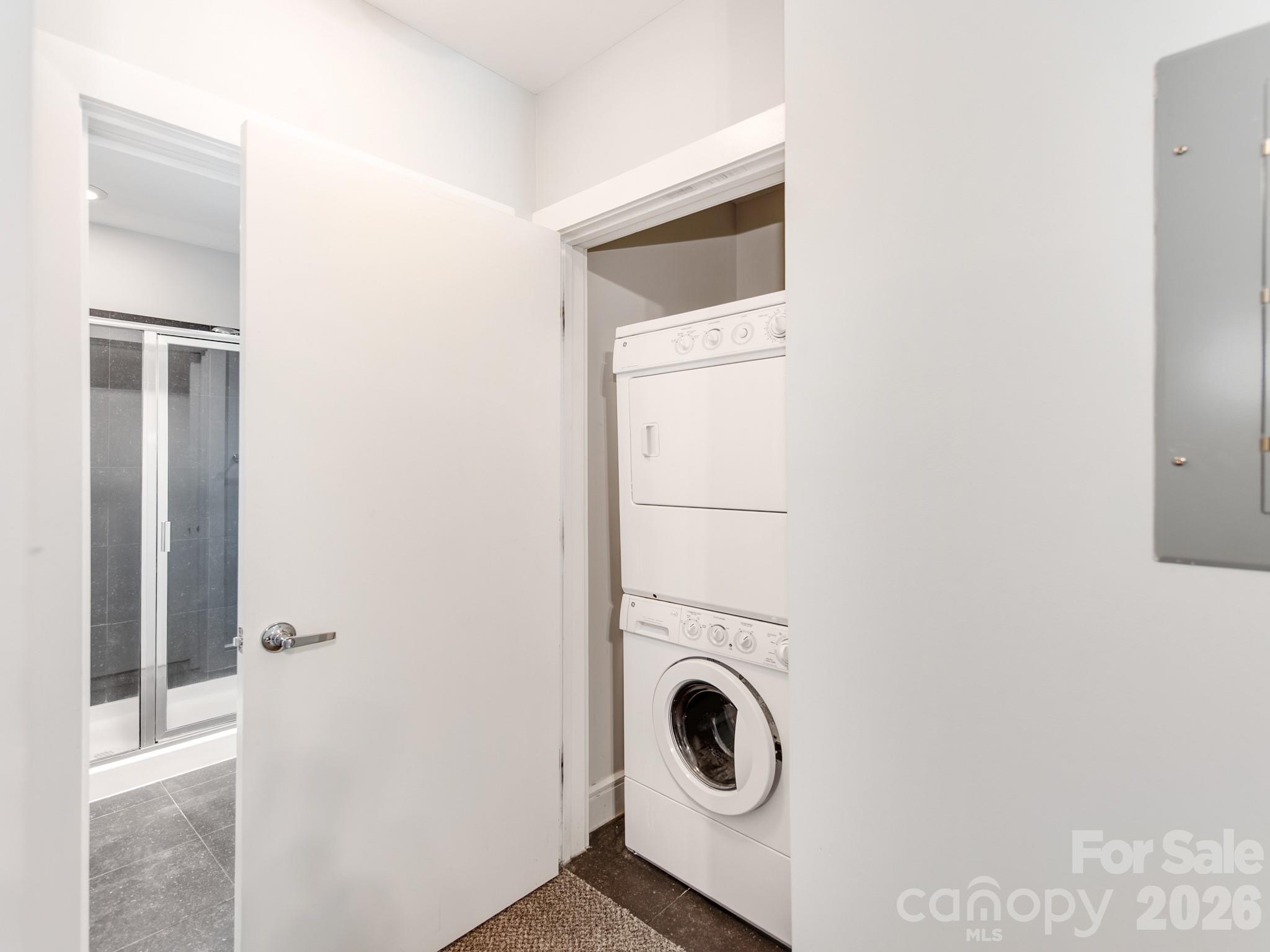 333 W Trade Street 2603 Property Photo 16
