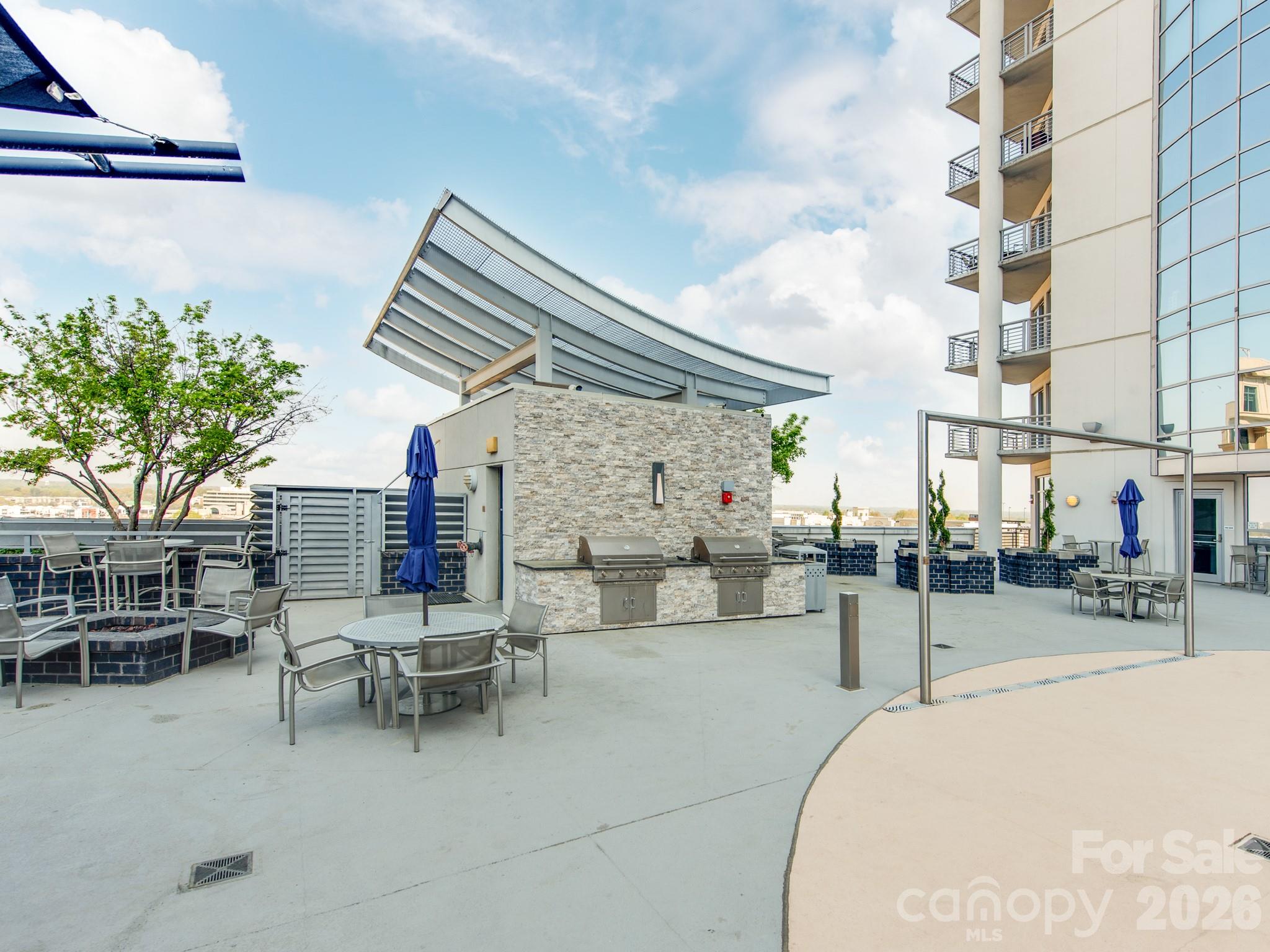 333 W Trade Street 2603 Property Photo 26