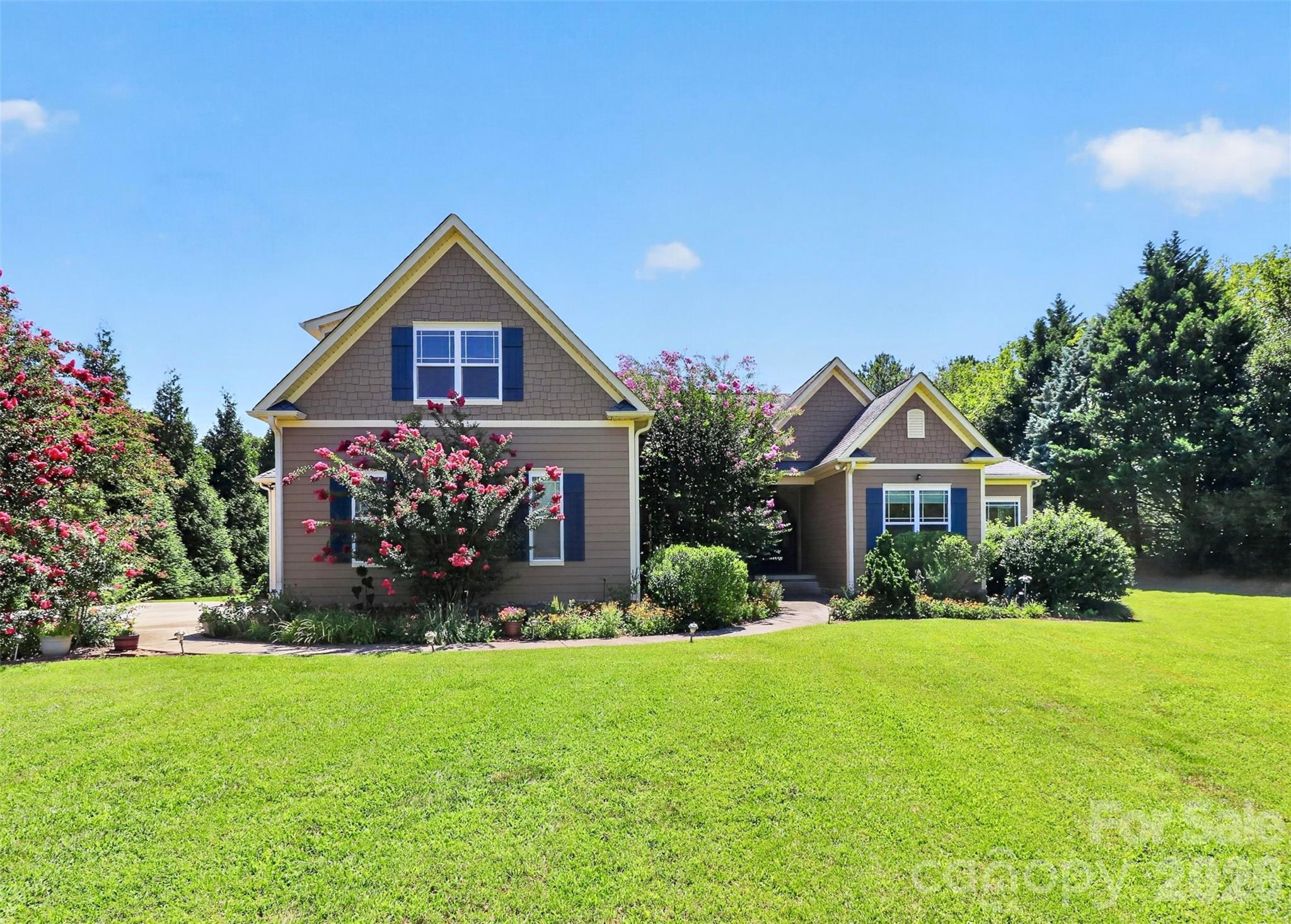 154 Ramano Drive Property Photo 1
