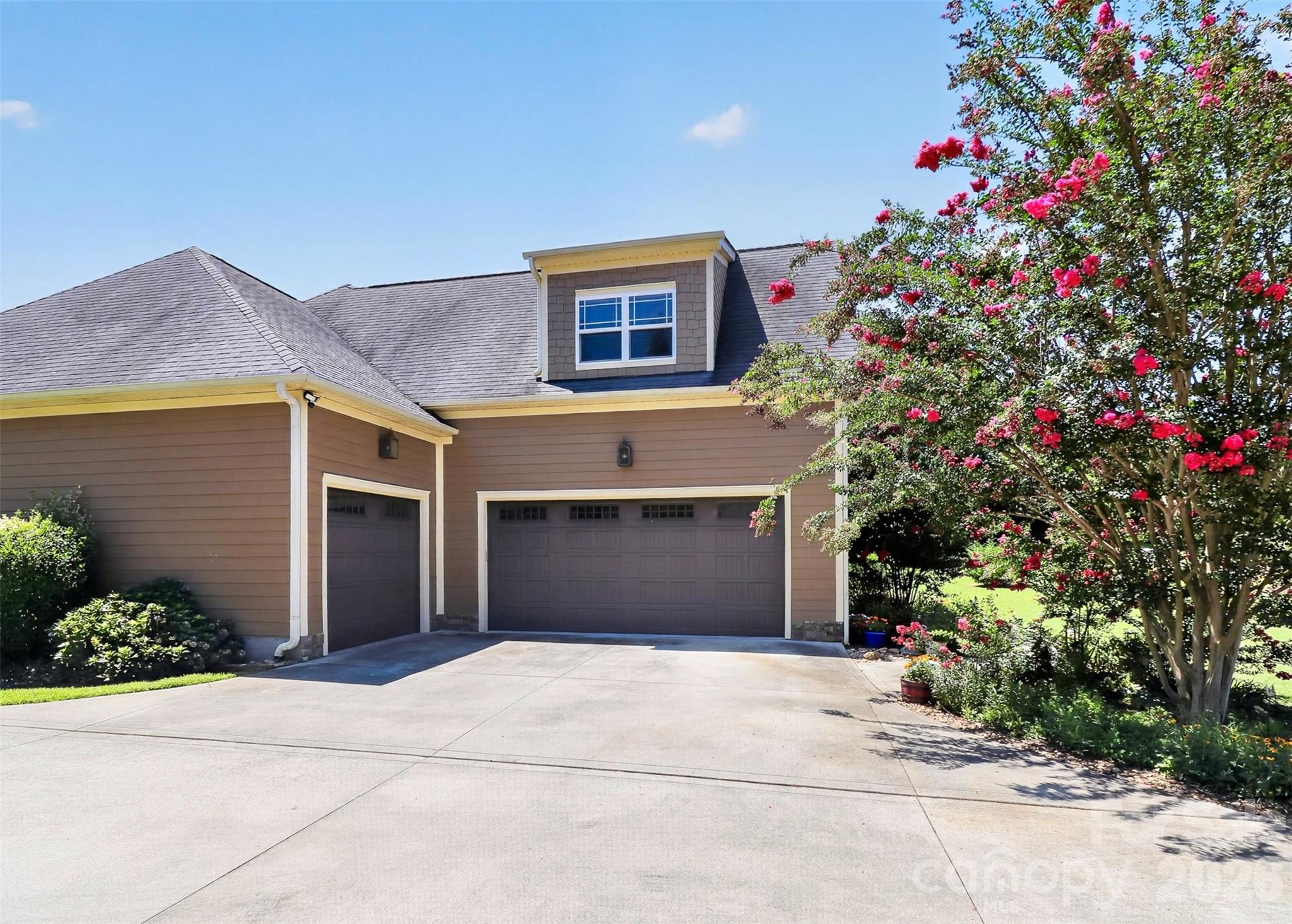 154 Ramano Drive Property Photo 34