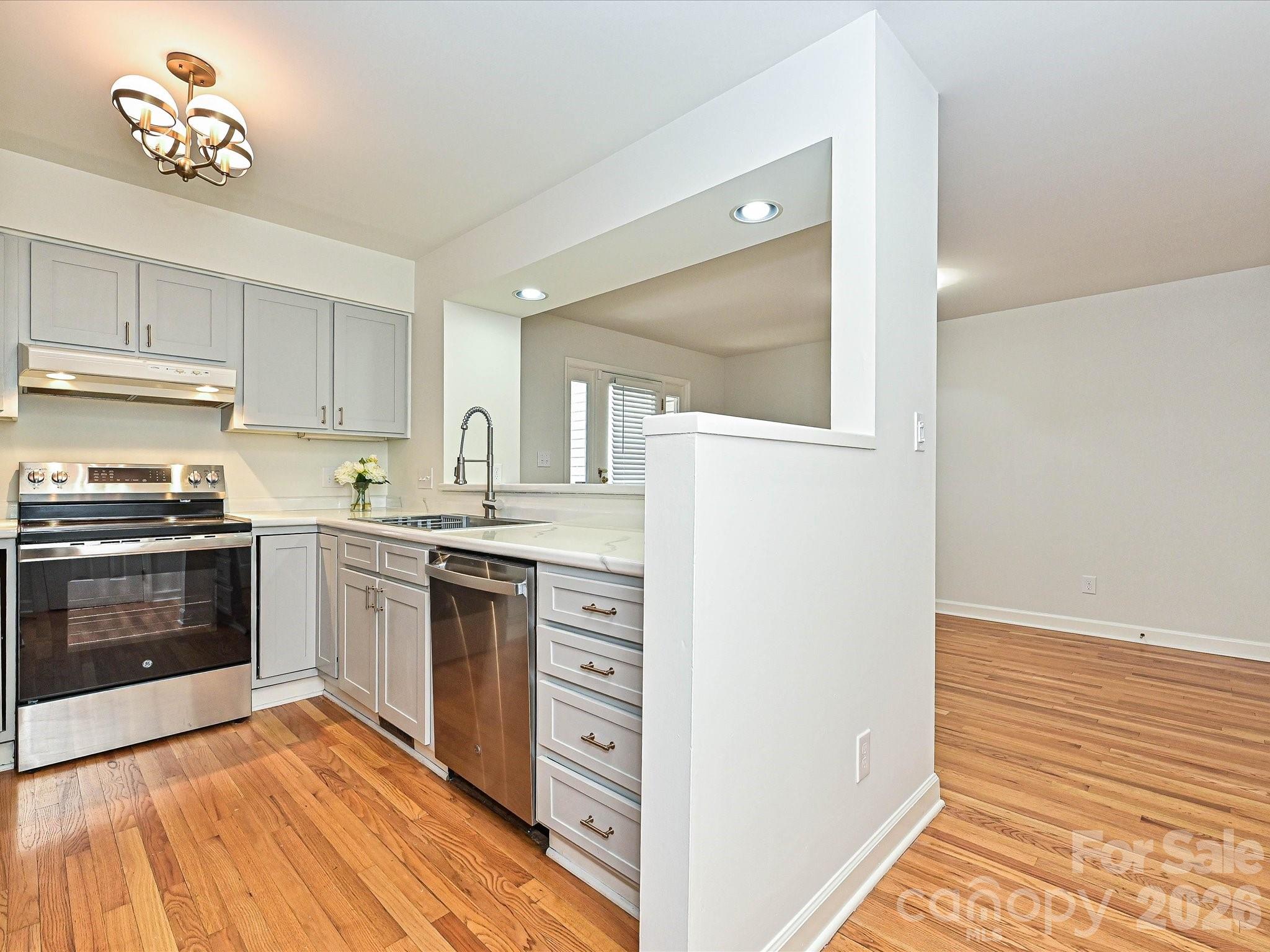 801 Lexington Avenue Property Photo 8