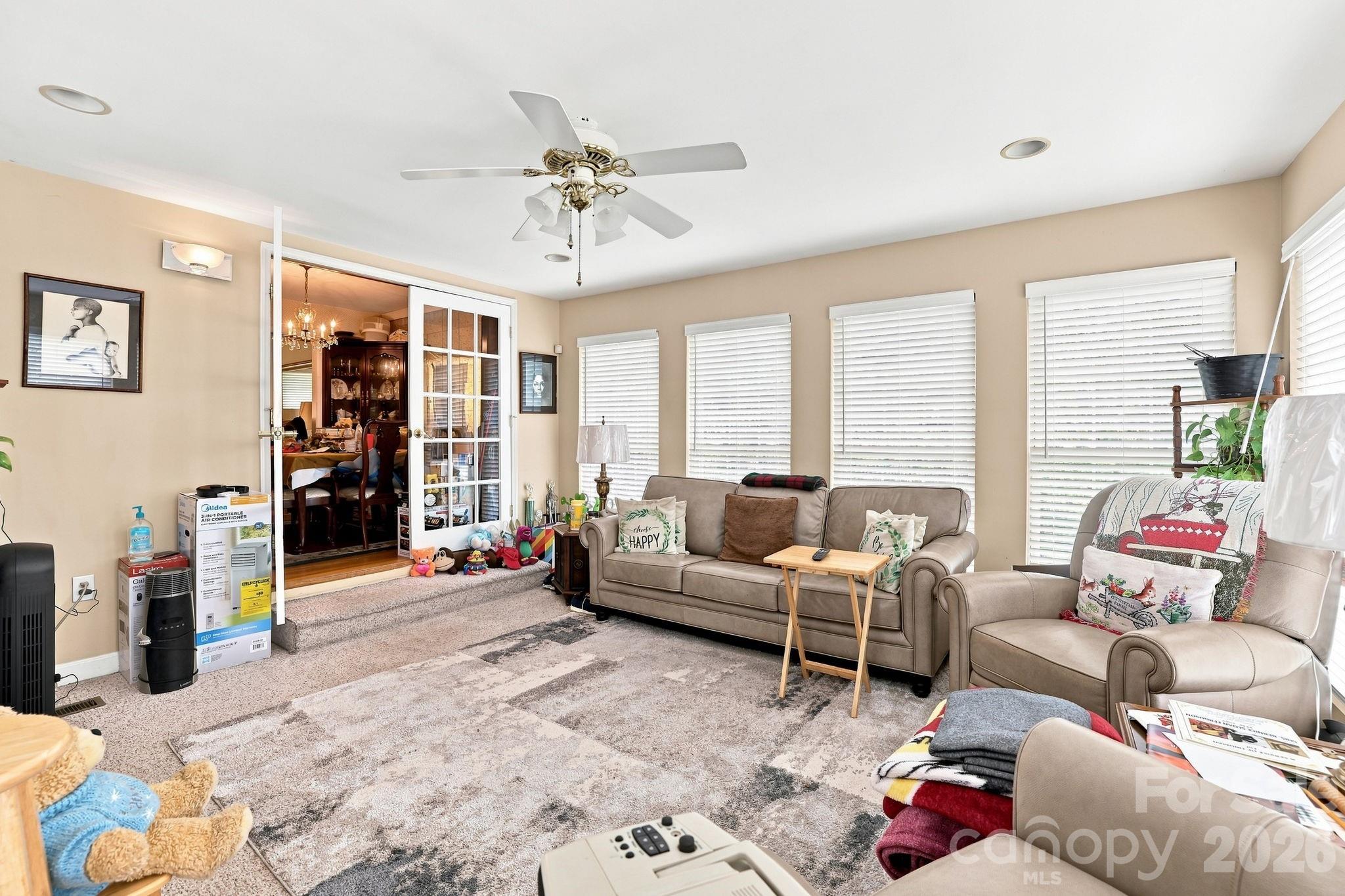 5914 Quiet Cove Court Property Photo 6