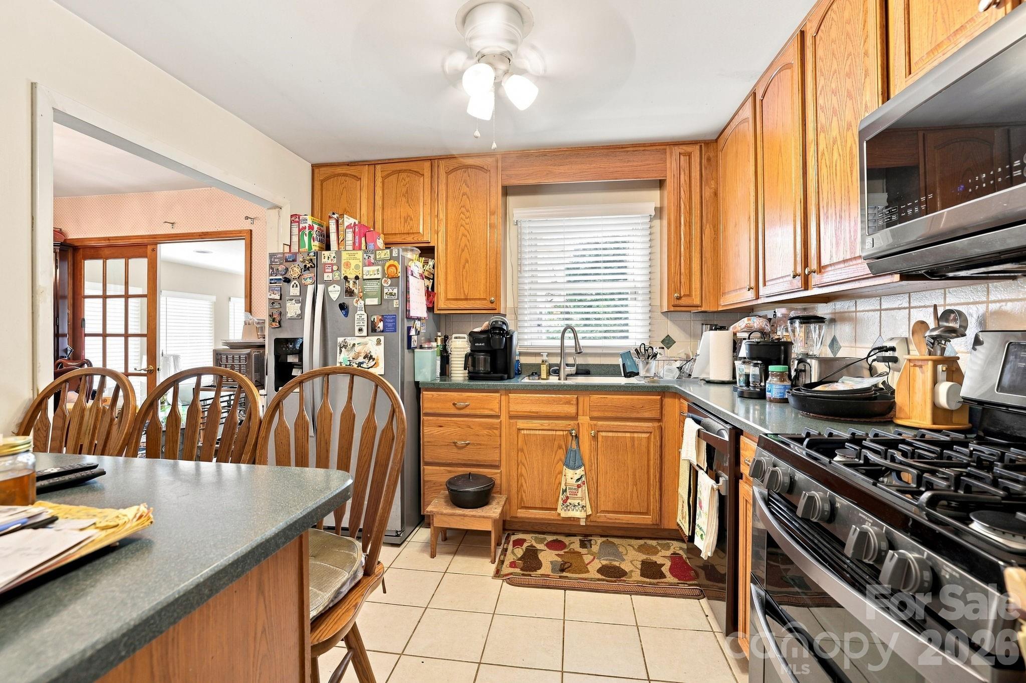 5914 Quiet Cove Court Property Photo 9