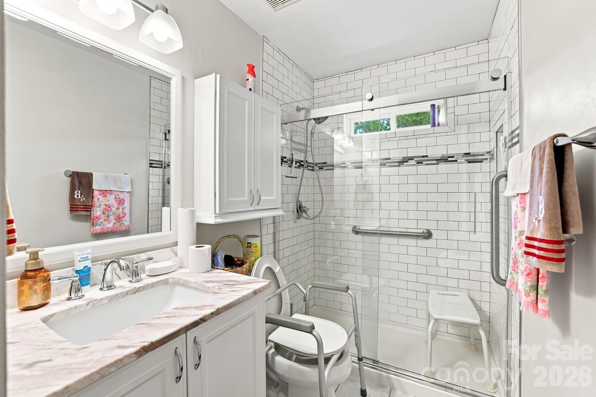 5914 Quiet Cove Court Property Photo 11