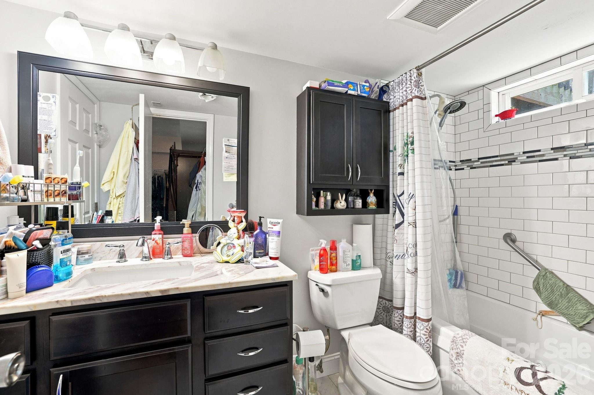 5914 Quiet Cove Court Property Photo 14