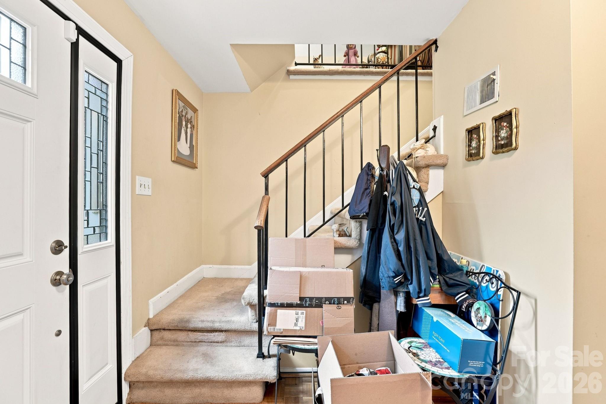 5914 Quiet Cove Court Property Photo 16