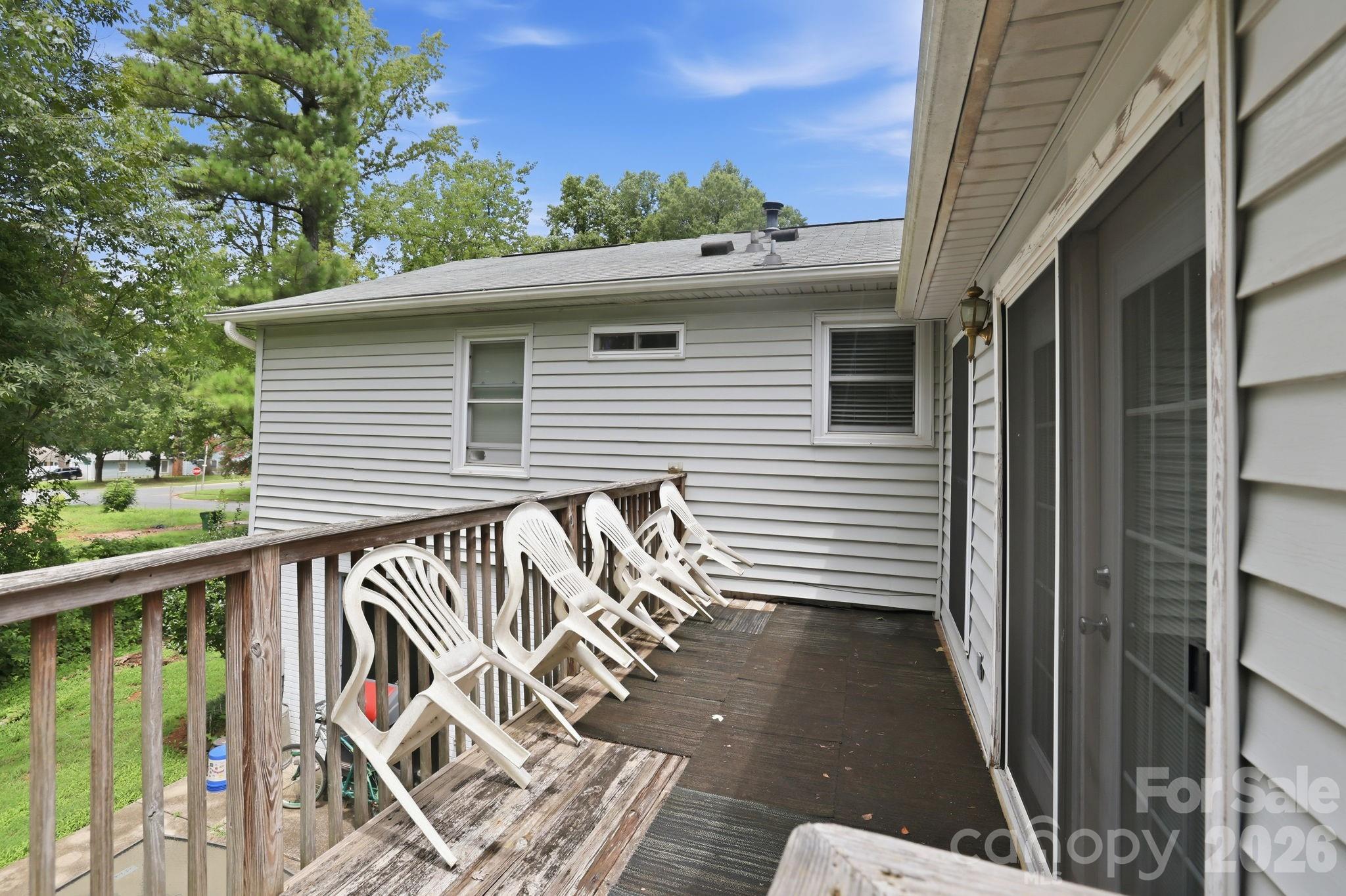 5914 Quiet Cove Court Property Photo 25