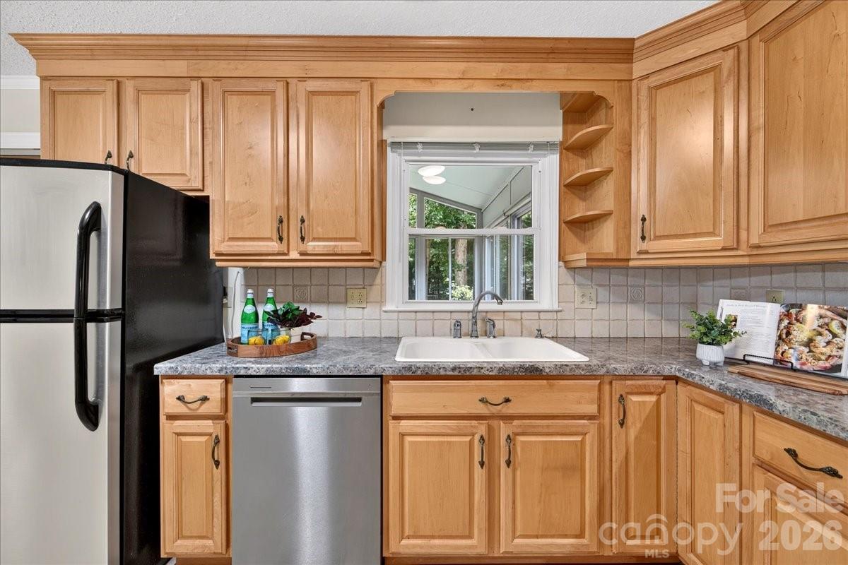 5000 Cedar Forest Drive Property Photo 8