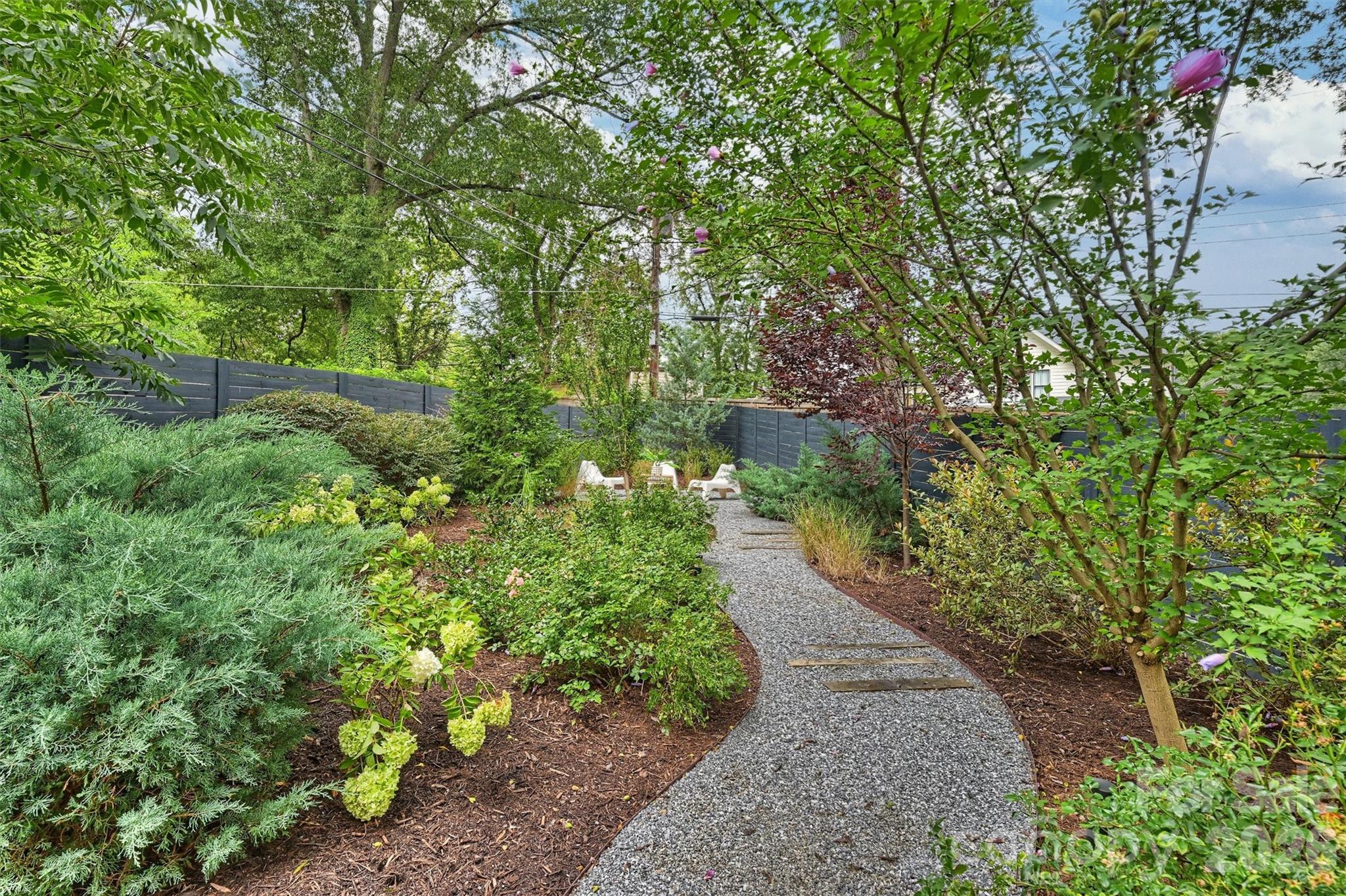 2111 Parson Street Property Photo 24
