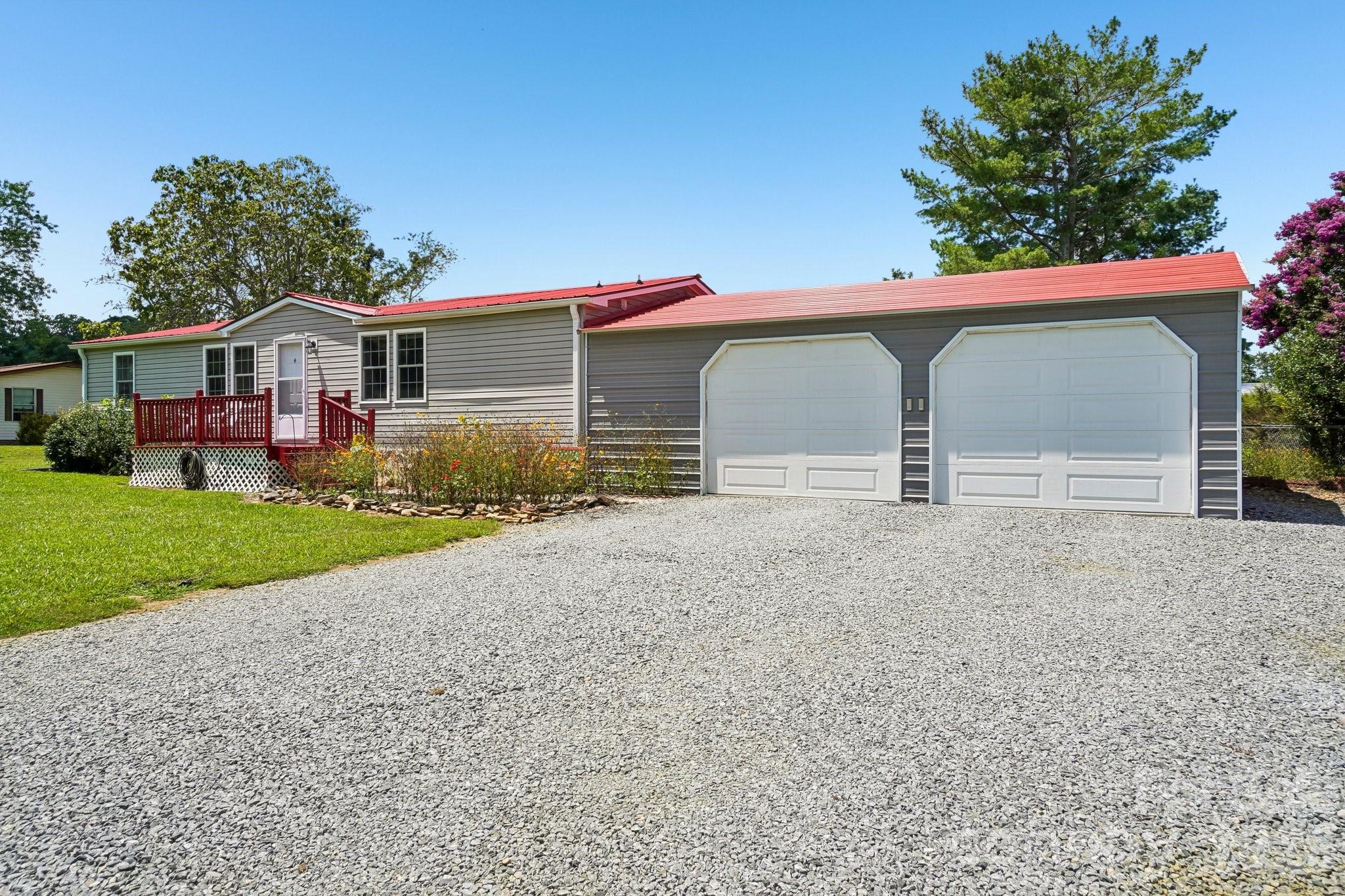 210 Leigh Anne Lane Property Photo 3