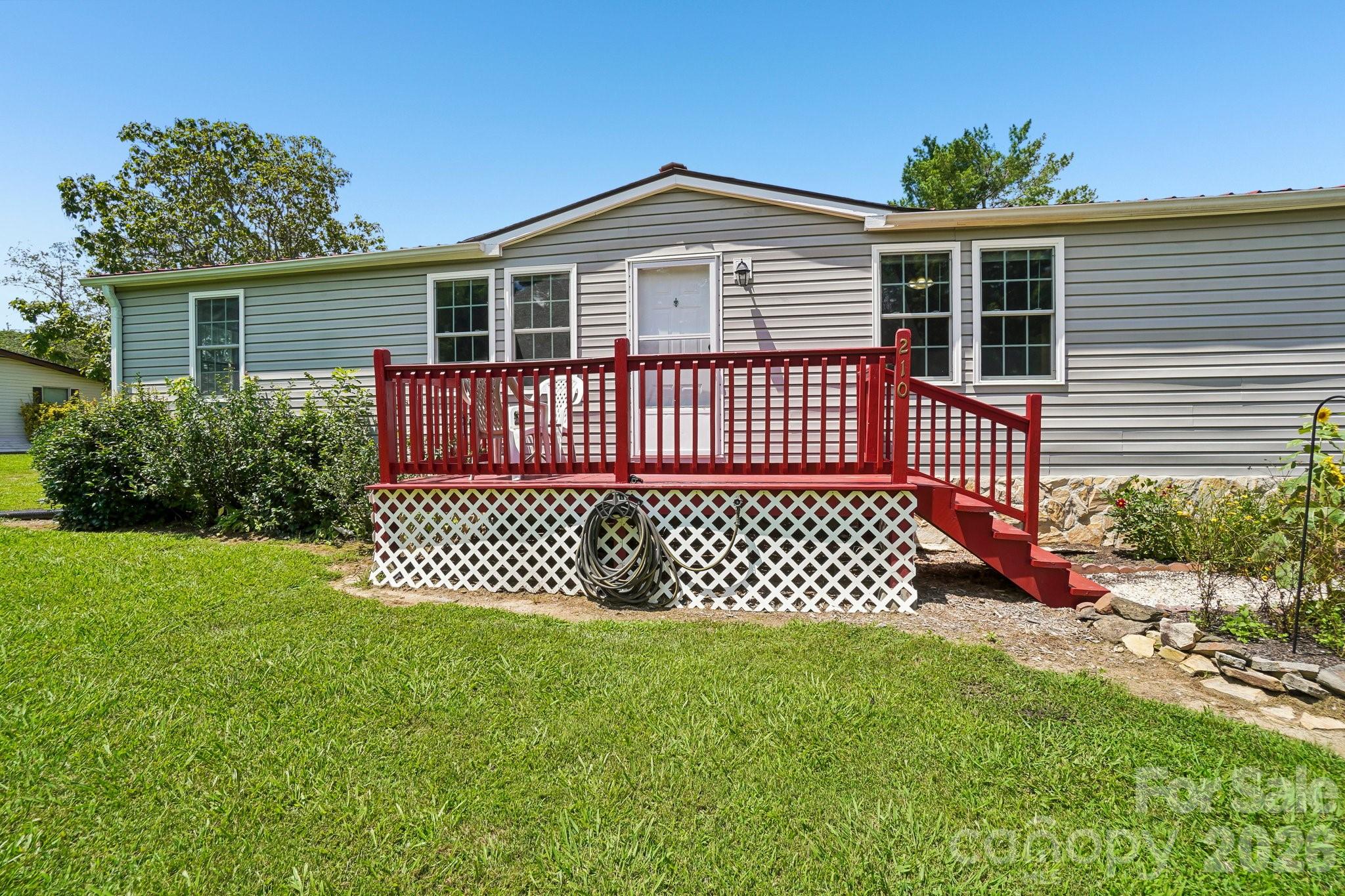 210 Leigh Anne Lane Property Photo 4