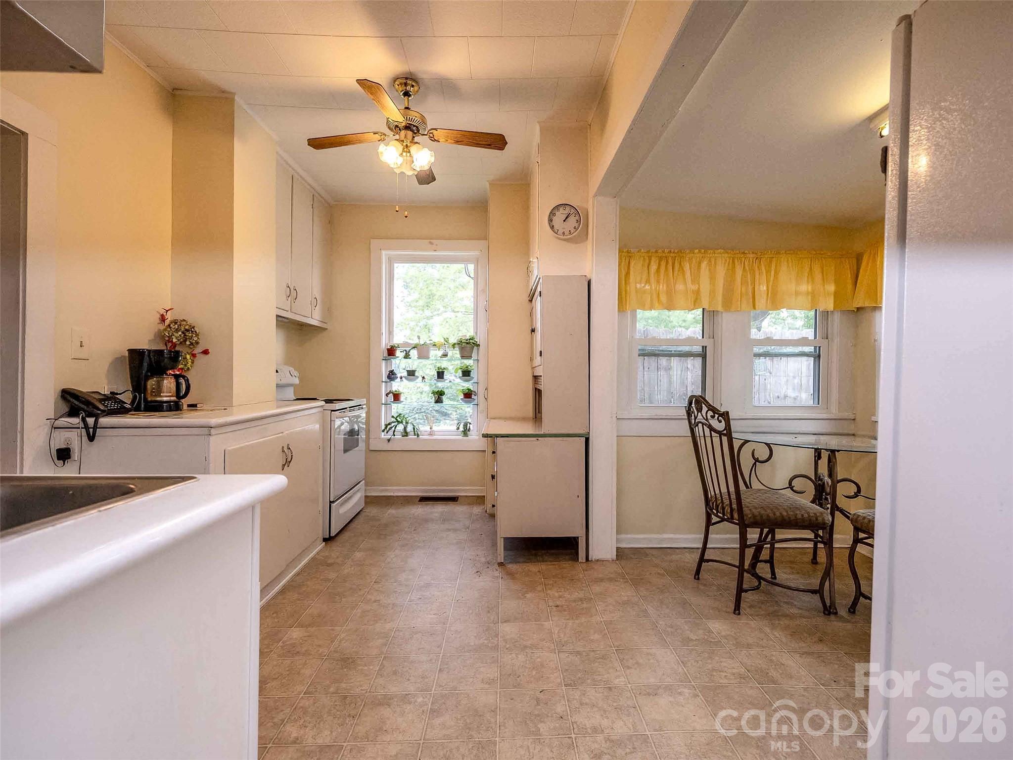 103 E King Street Property Photo 11