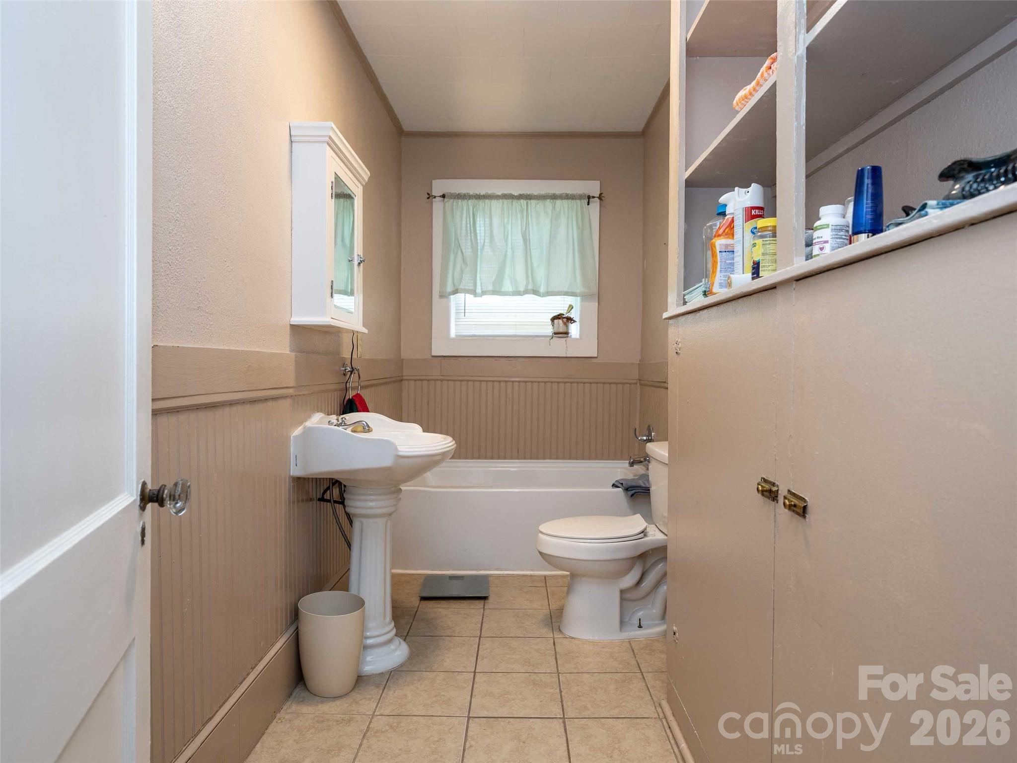 103 E King Street Property Photo 24