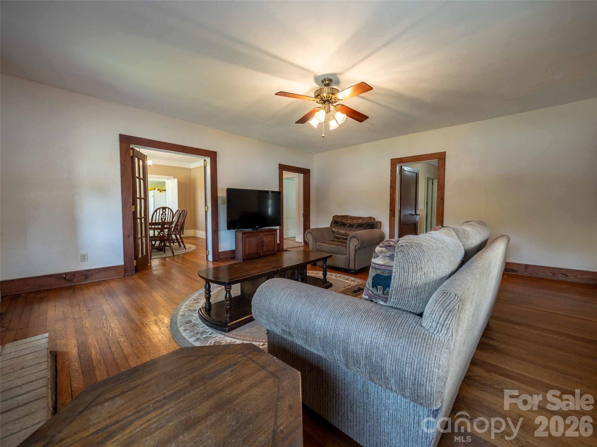 103 E King Street Property Photo 27