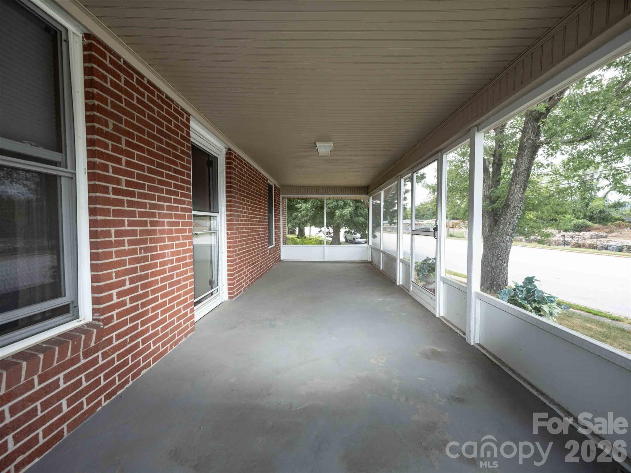 103 E King Street Property Photo 28