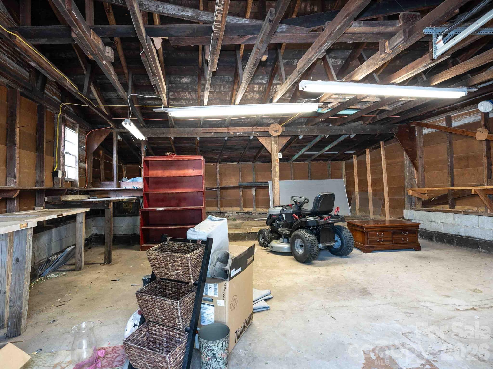 103 E King Street Property Photo 32