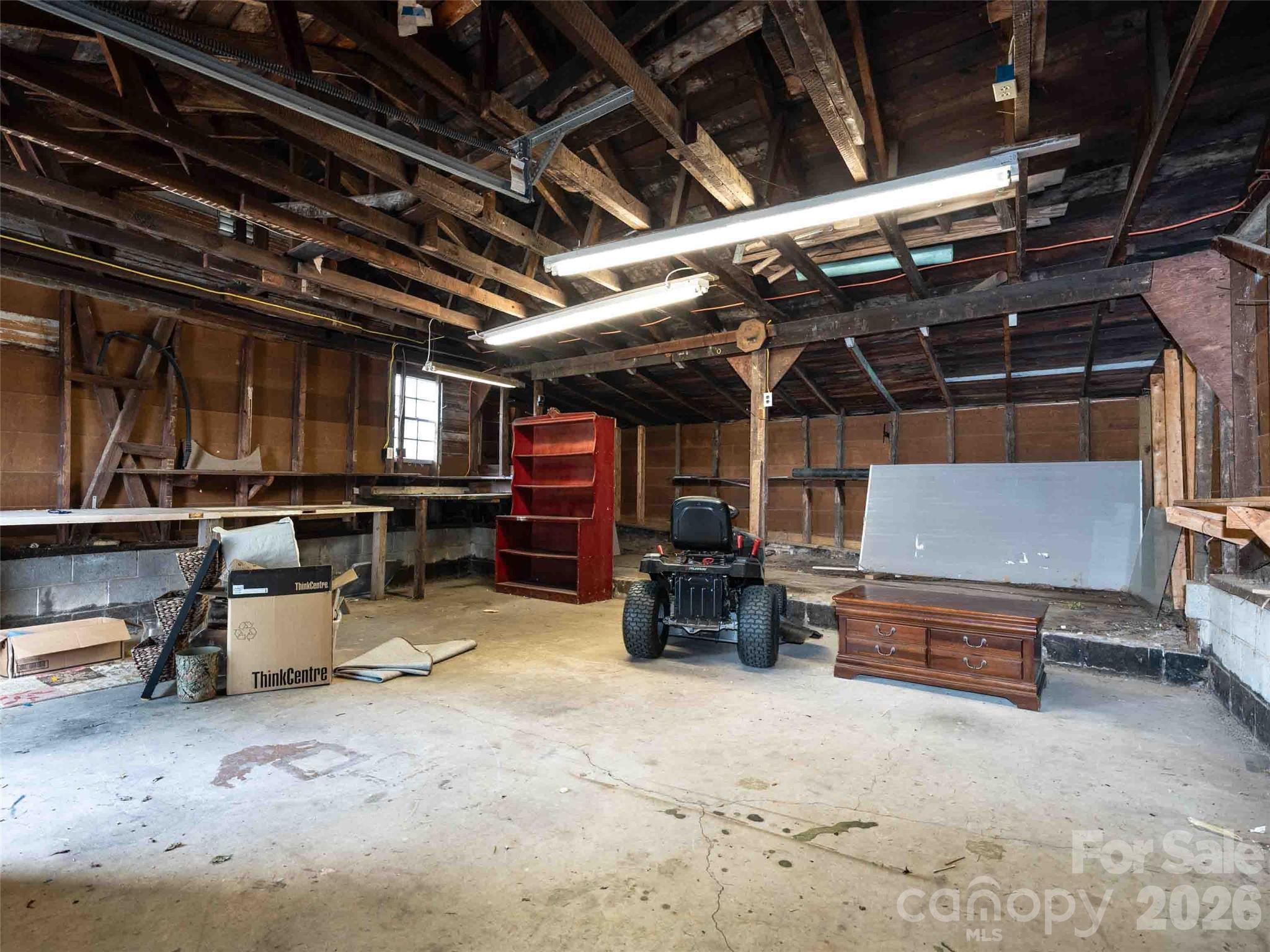 103 E King Street Property Photo 33