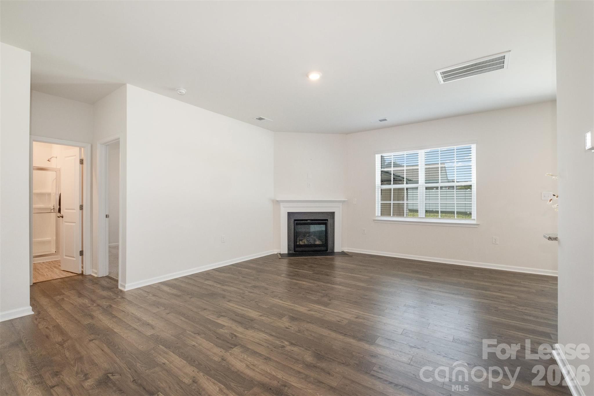 2407 Sugar Court Property Photo 6