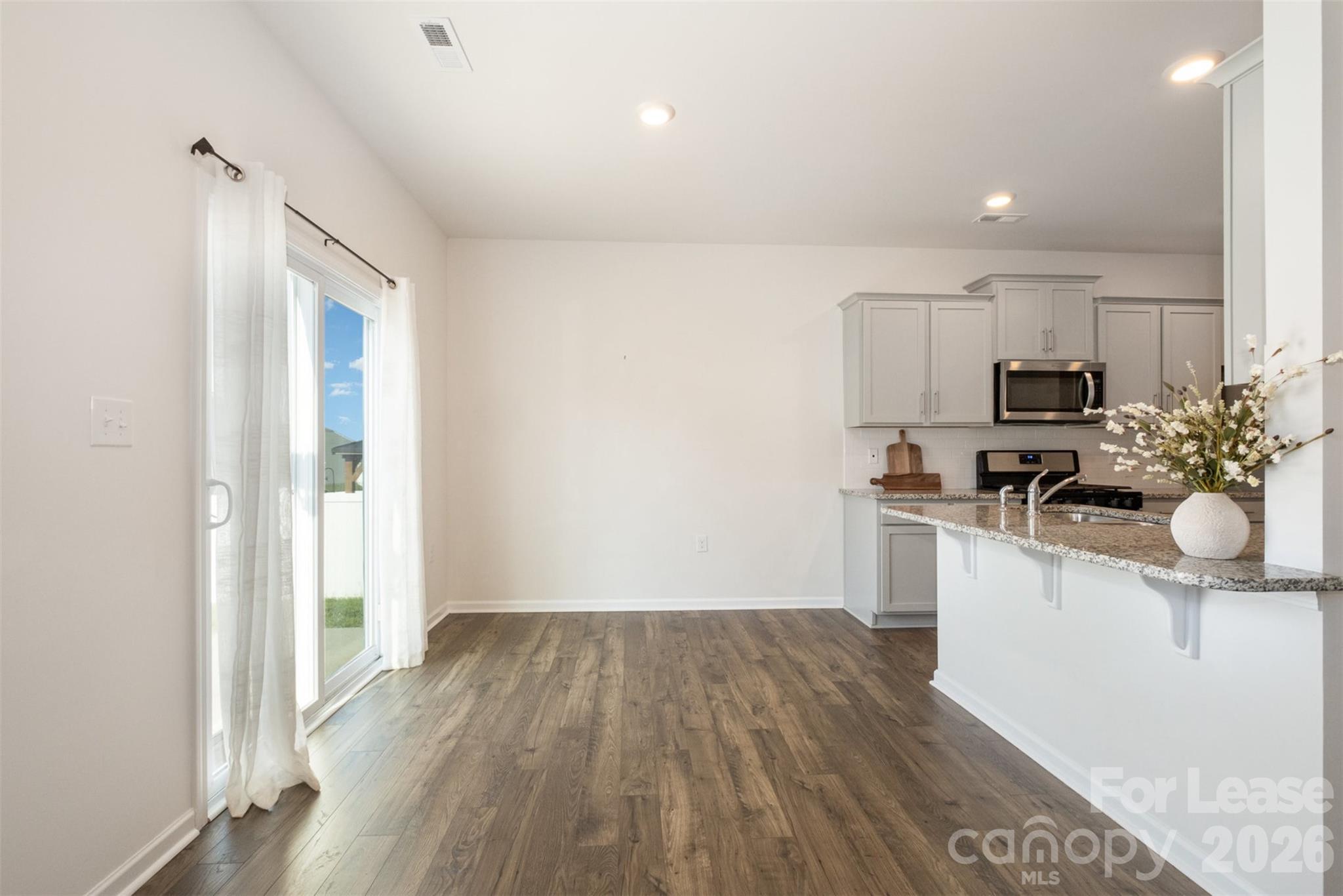 2407 Sugar Court Property Photo 9