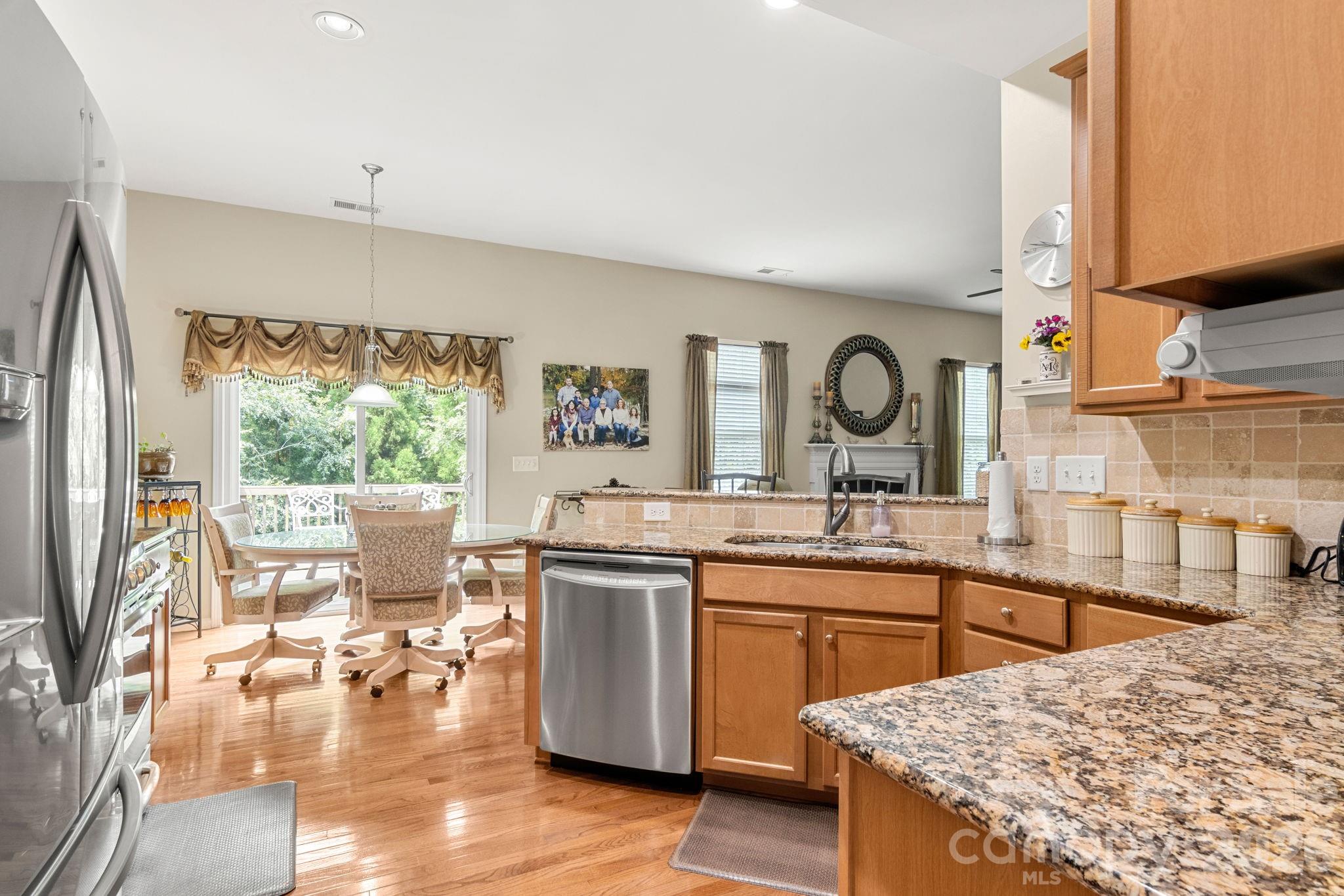 7055 Sedgebrook Drive Property Photo 11